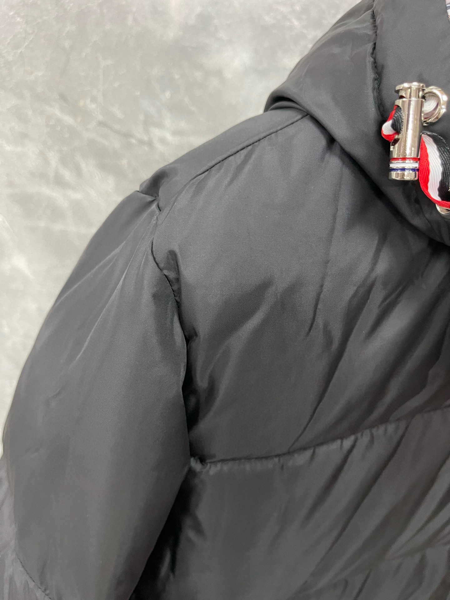 Thom Browne 톰브라운 클래식 사선완장 후드 다운 패딩 재킷 6