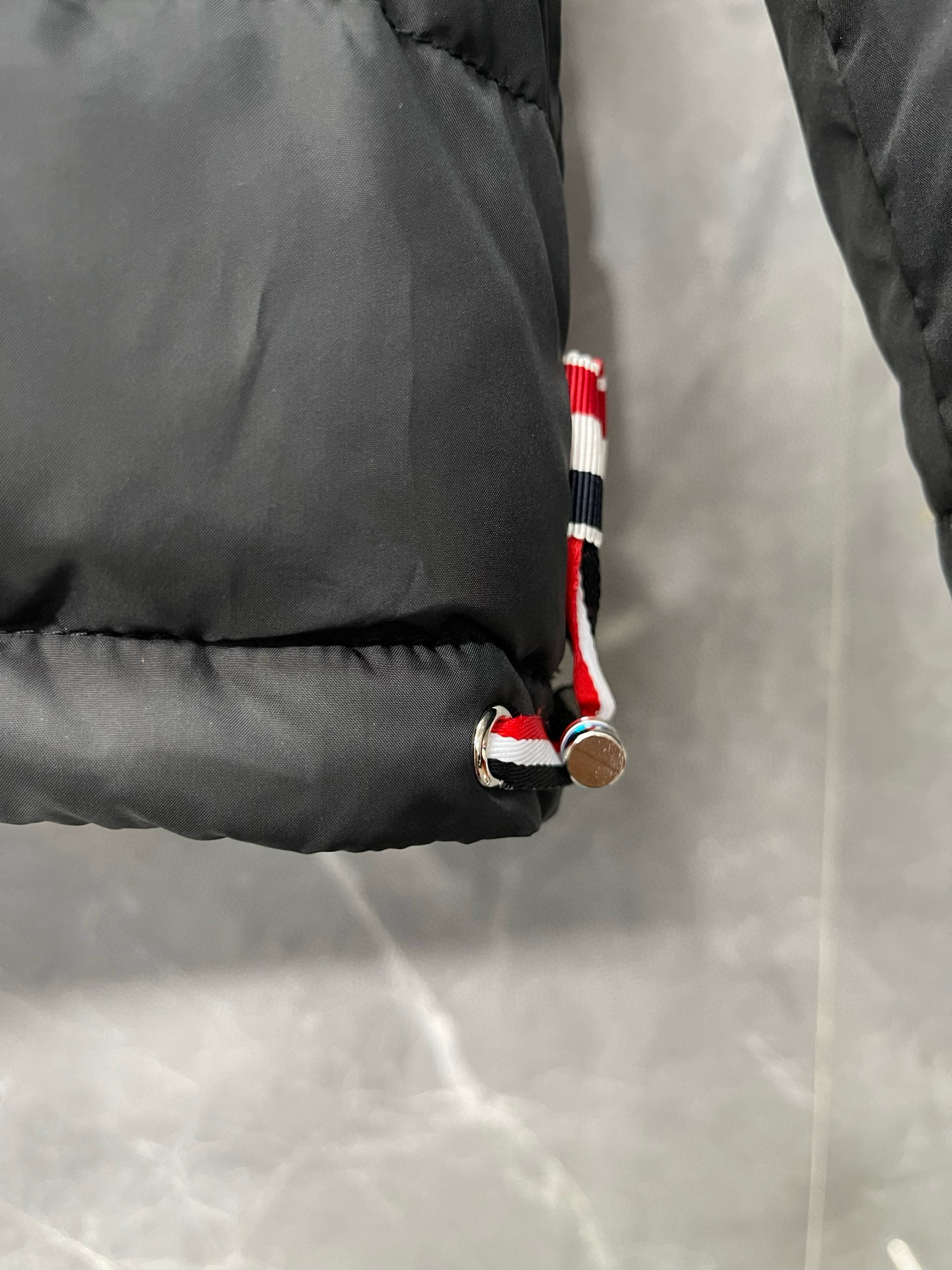 Thom Browne 톰브라운 클래식 사선완장 후드 다운 패딩 재킷 7