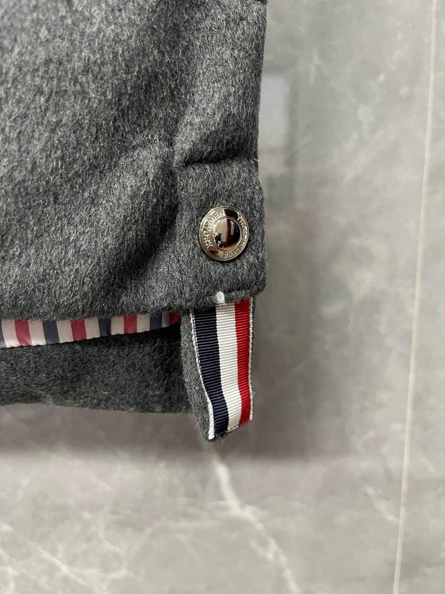 Thom Browne 톰브라운 그레이 울 혼방 다운 패딩 베스트 8