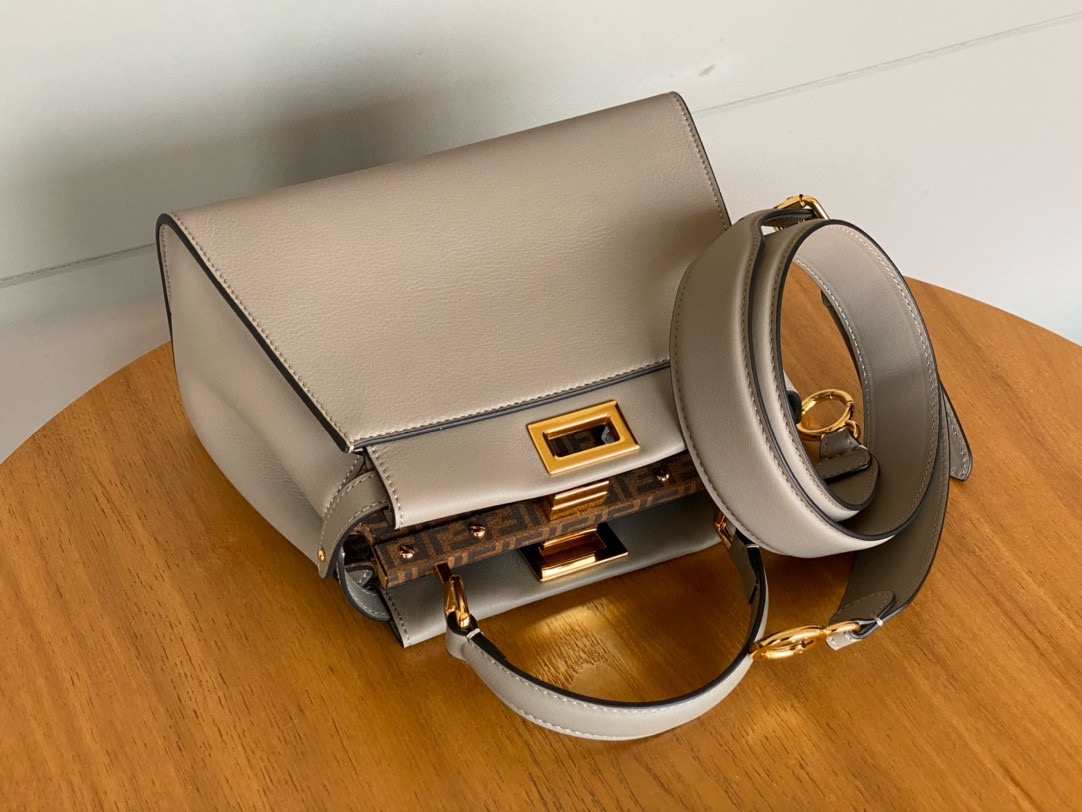 FENDI 펜디 Peekaboo 피카부 23cm 토트백 앵크그레이 3