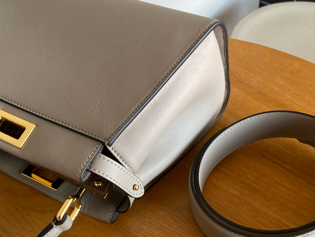 FENDI 펜디 Peekaboo 피카부 23cm 토트백 앵크그레이 4