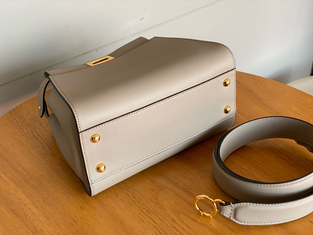 FENDI 펜디 Peekaboo 피카부 23cm 토트백 앵크그레이 5