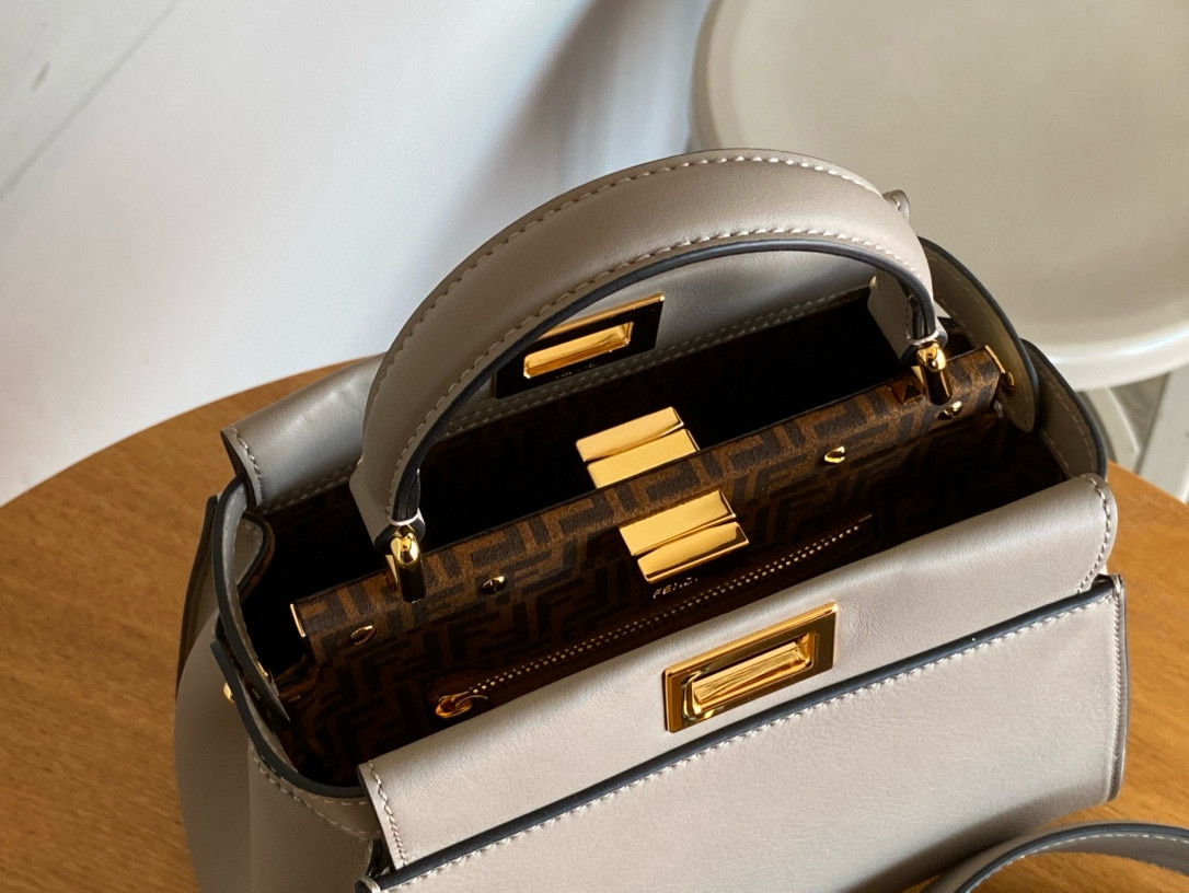 FENDI 펜디 Peekaboo 피카부 23cm 토트백 앵크그레이 7