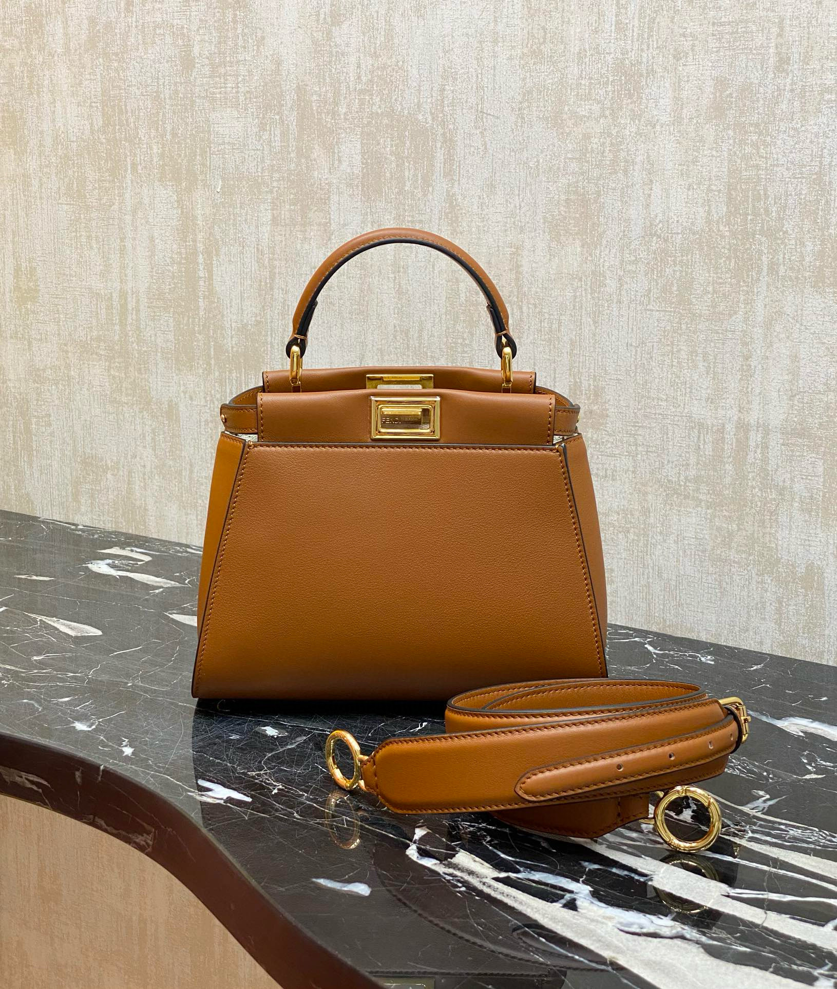 FENDI 펜디 피카부 브라운 송아지 가죽 토트백 23cm 3