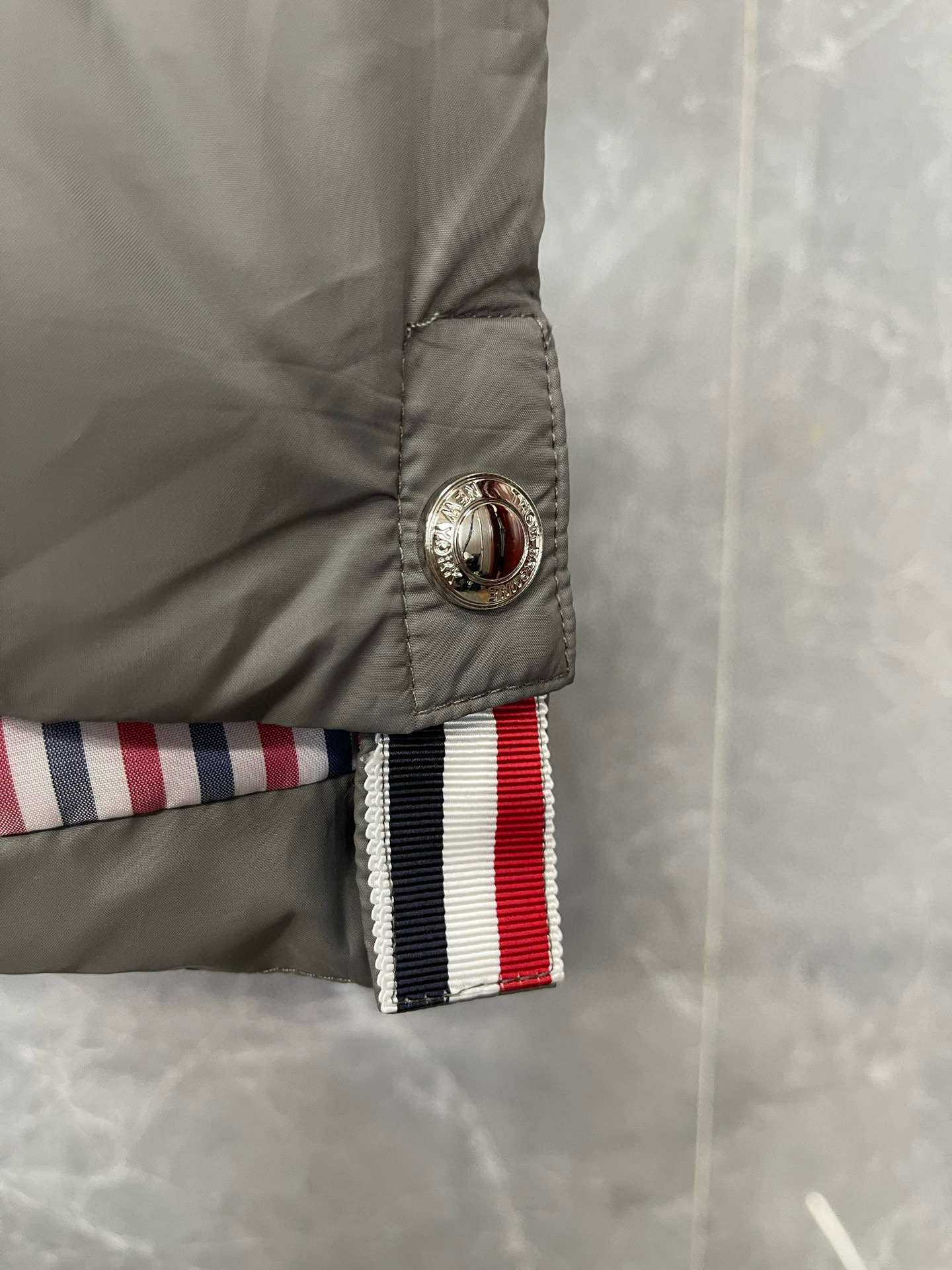 Thom Browne 톰브라운 클래식 사선 스트라이프 다운 패딩 조끼 10