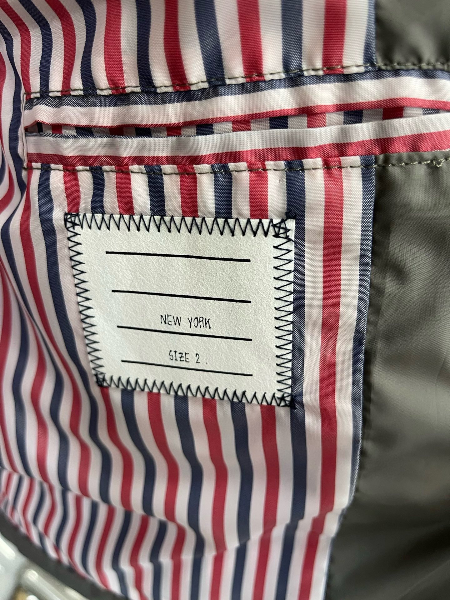 Thom Browne 톰브라운 클래식 사선 스트라이프 다운 패딩 조끼 12