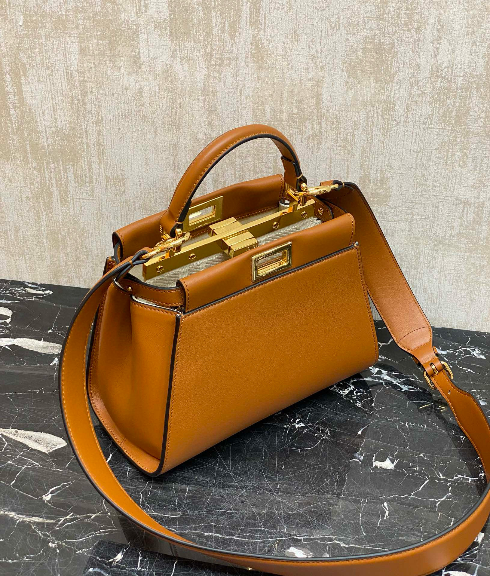 FENDI 펜디 피카부 브라운 송아지 가죽 토트백 23cm 6