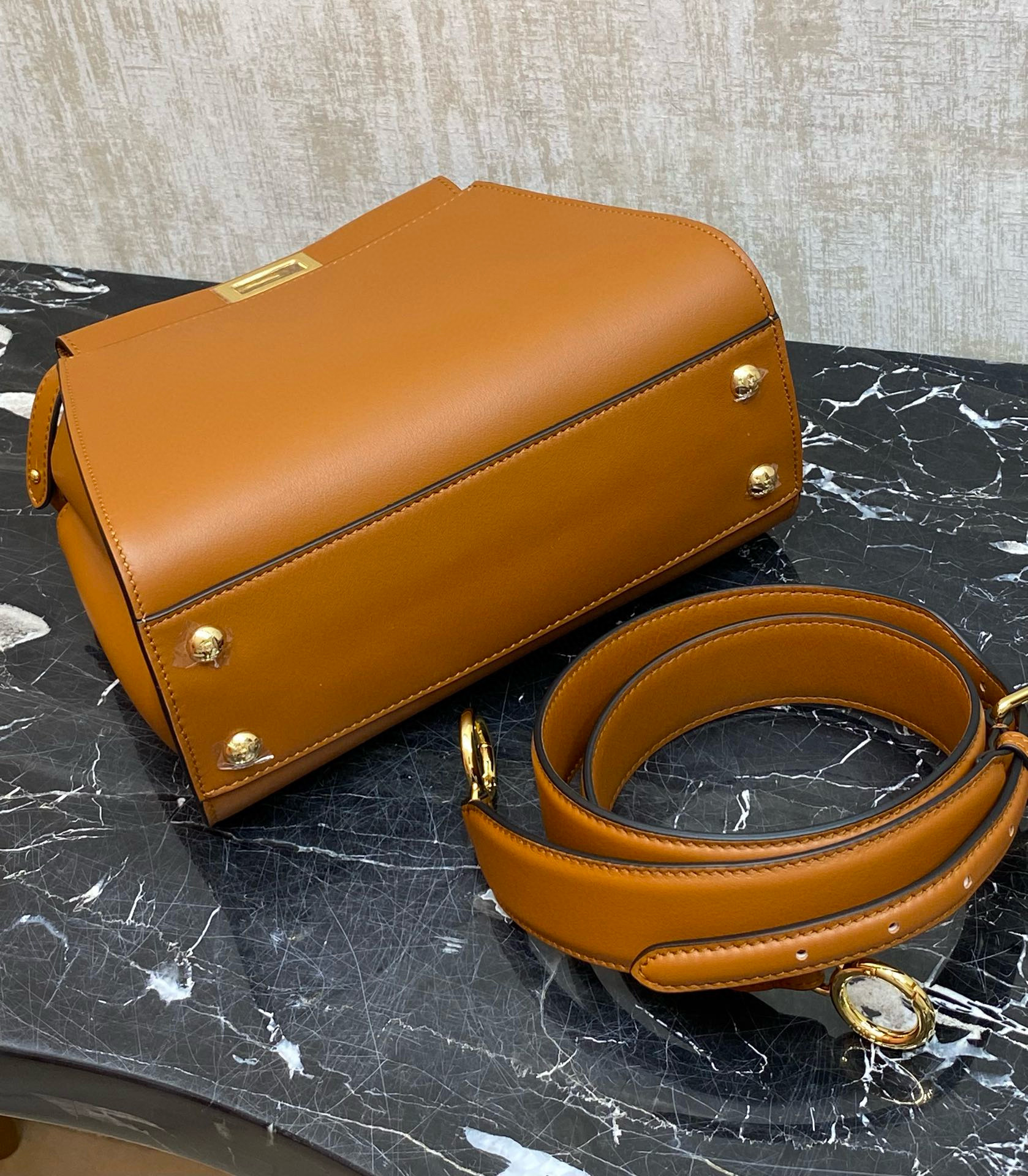 FENDI 펜디 피카부 브라운 송아지 가죽 토트백 23cm 7