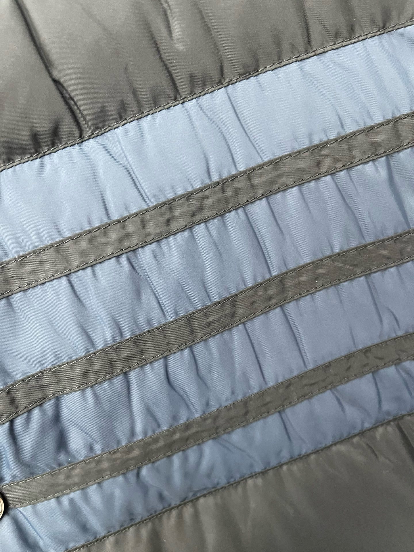 Thom Browne 톰브라운 클래식 사선 스트라이프 다운 패딩 조끼 3