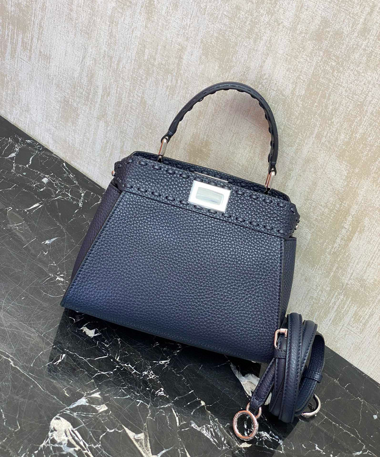 FENDI 펜디 피카부 미니 토트백 네이비 2