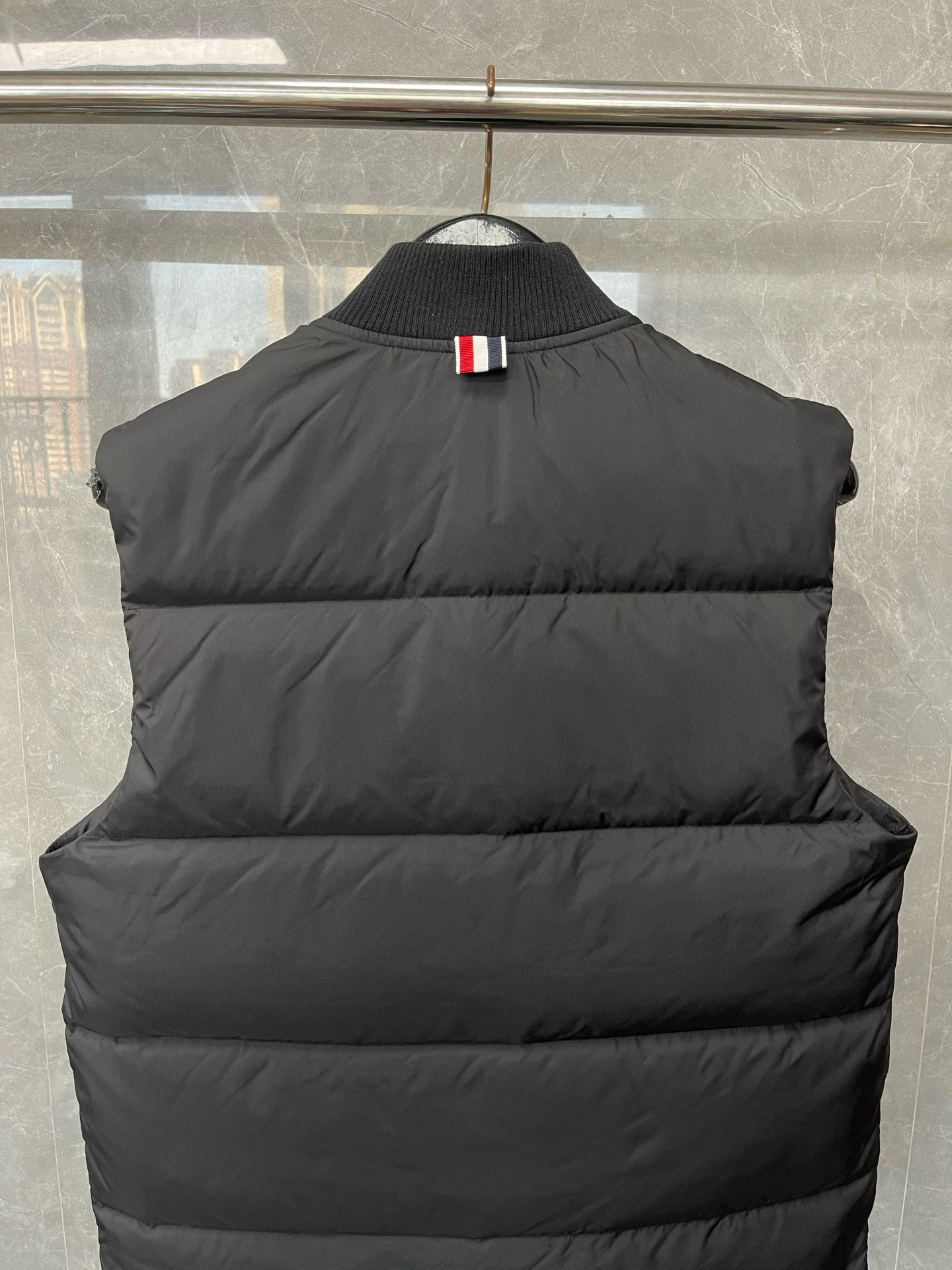 Thom Browne 톰브라운 클래식 사선 스트라이프 다운 패딩 조끼 8