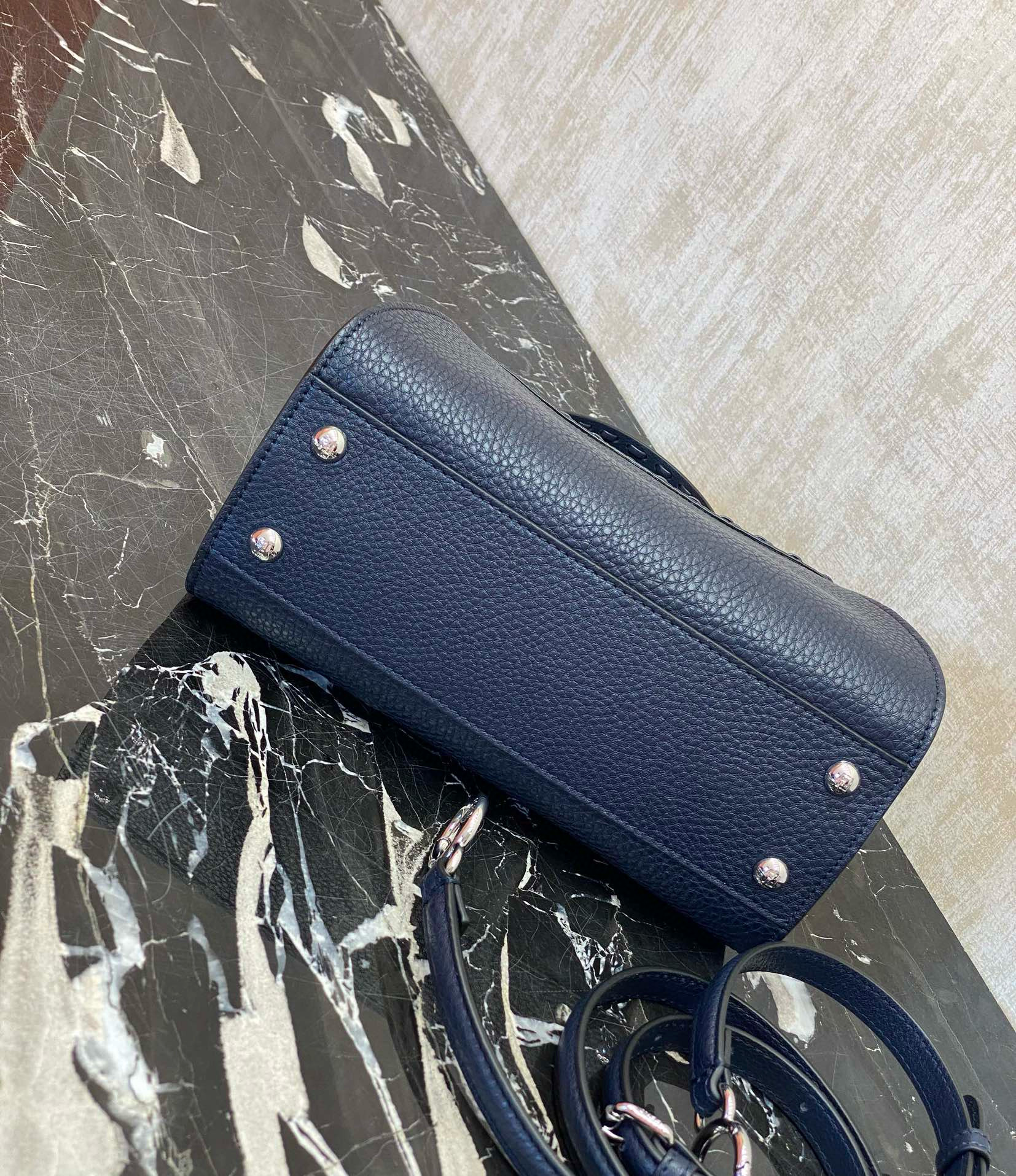 FENDI 펜디 피카부 미니 토트백 네이비 4