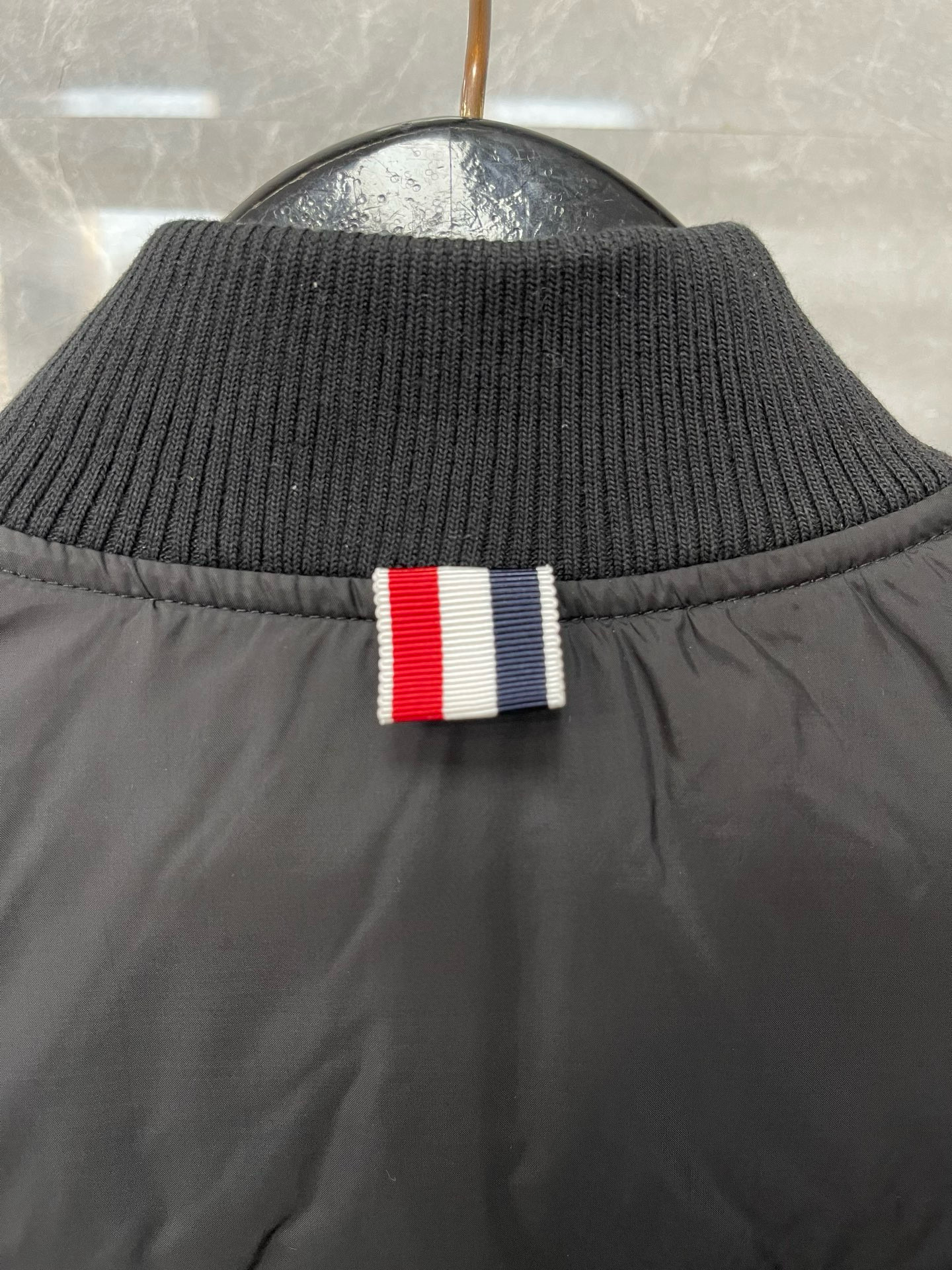 Thom Browne 톰브라운 클래식 사선 스트라이프 다운 패딩 조끼 9