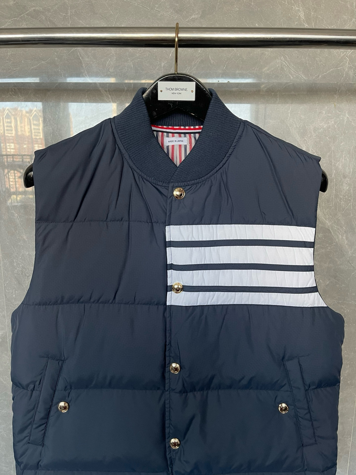 Thom Browne 톰브라운 클래식 사선 스트라이프 다운 패딩 조끼 2