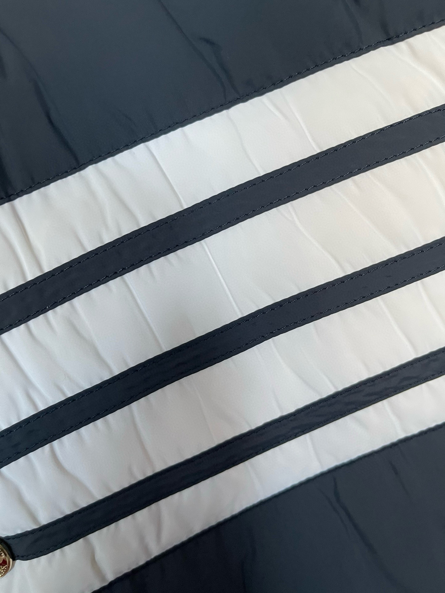 Thom Browne 톰브라운 클래식 사선 스트라이프 다운 패딩 조끼 3