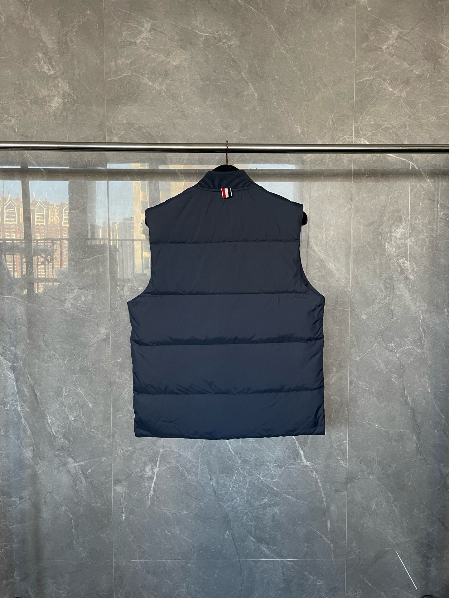 Thom Browne 톰브라운 클래식 사선 스트라이프 다운 패딩 조끼 7