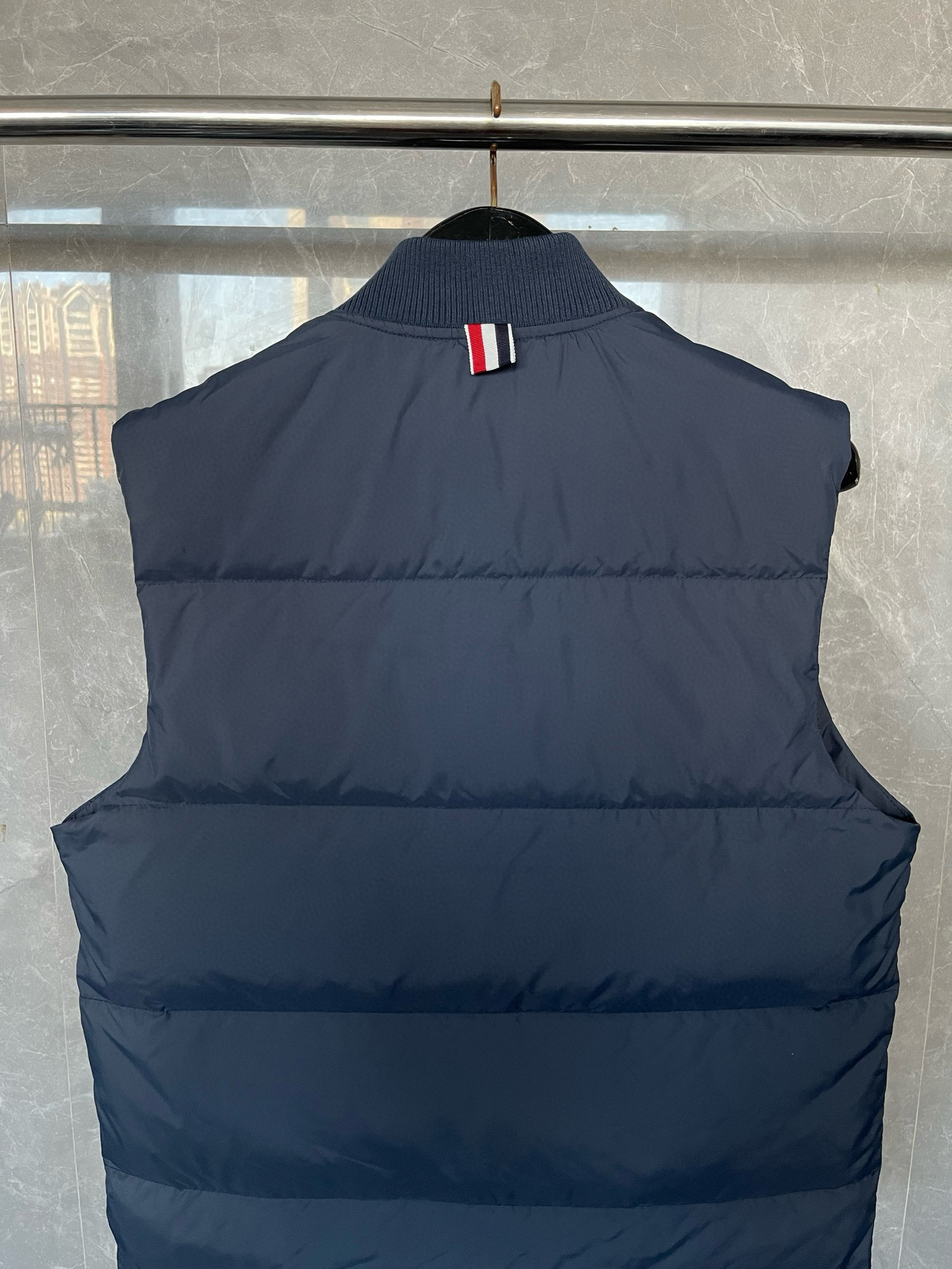 Thom Browne 톰브라운 클래식 사선 스트라이프 다운 패딩 조끼 8