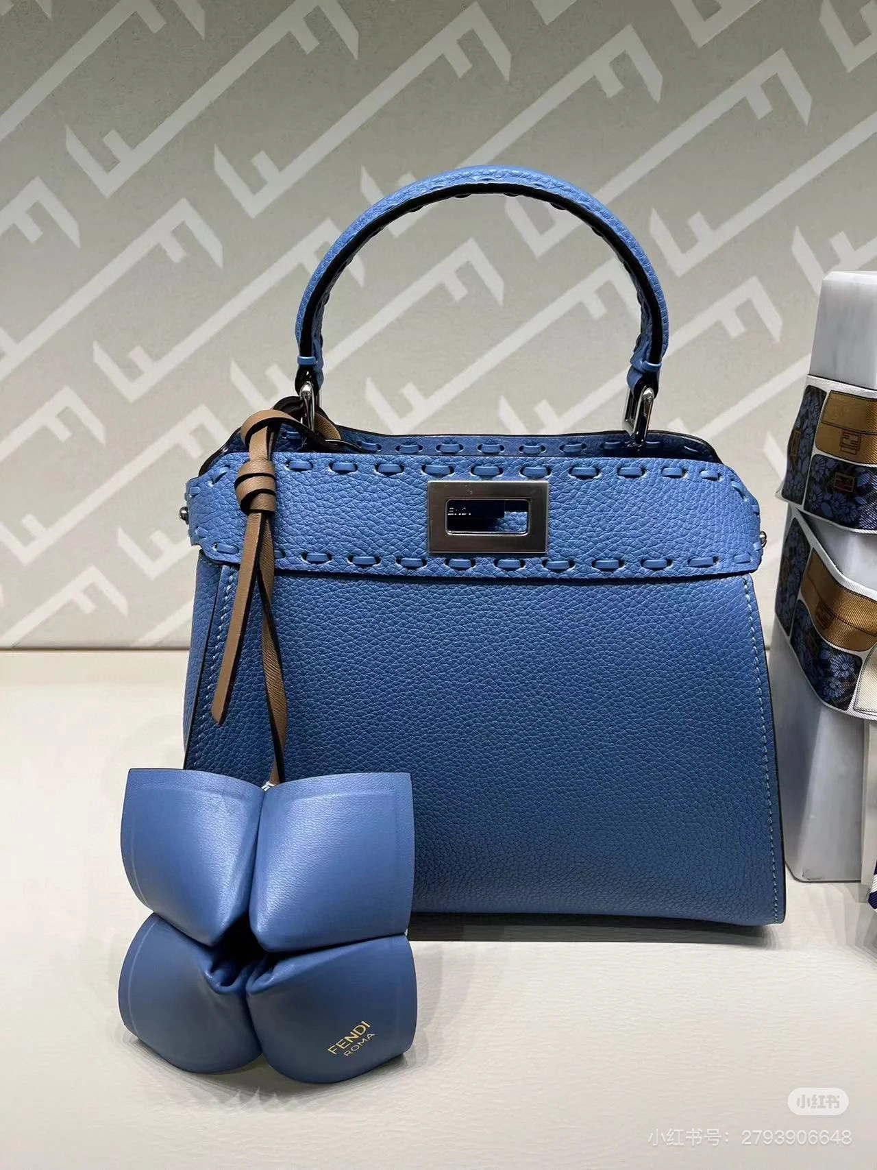 FENDI 펜디 피카부 블루 토트백 2