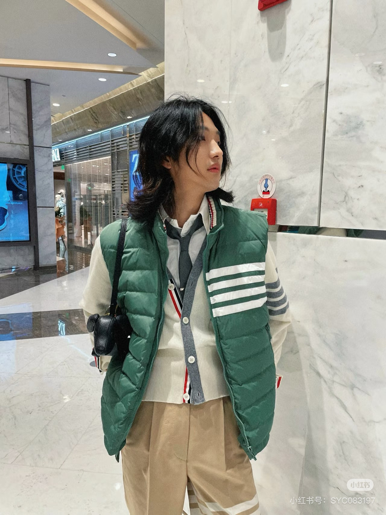 Thom Browne 톰브라운 사선 스트라이프 다운 패딩 조끼 2