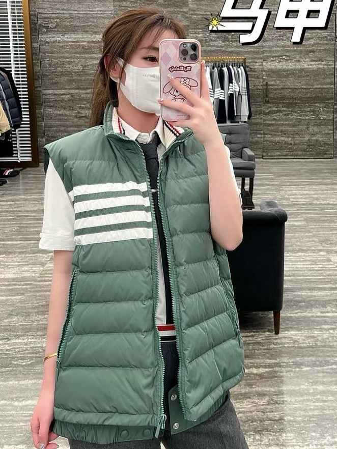 Thom Browne 톰브라운 사선 스트라이프 다운 패딩 조끼 4