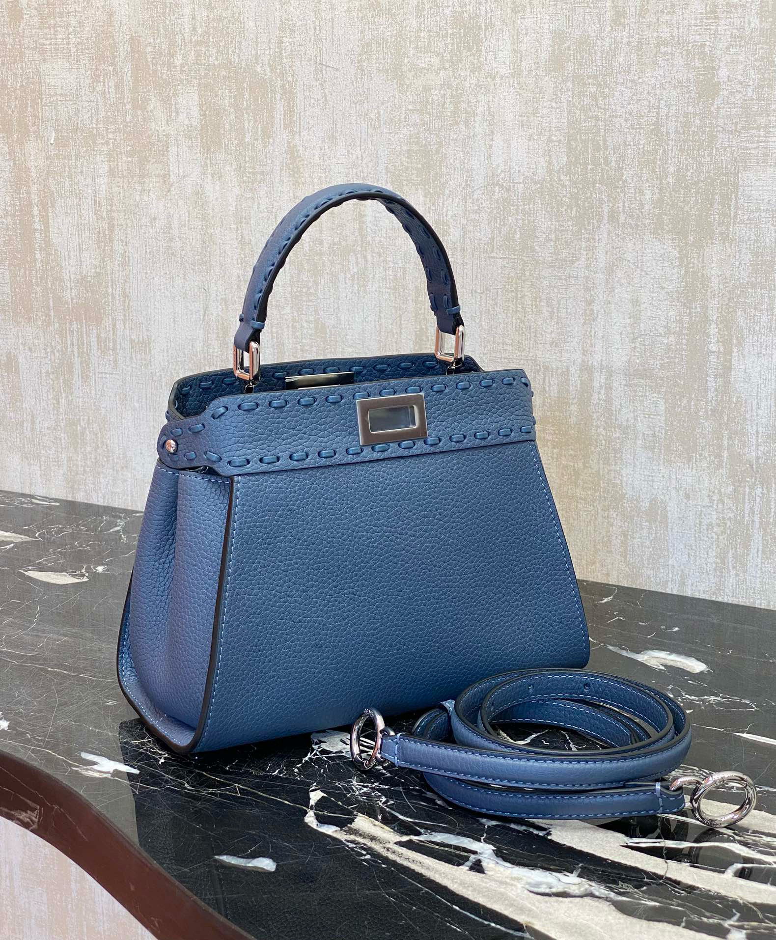 FENDI 펜디 피카부 블루 토트백 5