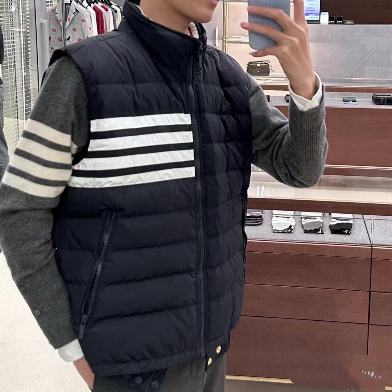 Thom Browne 톰브라운 사선 스트라이프 다운 패딩 조끼 8