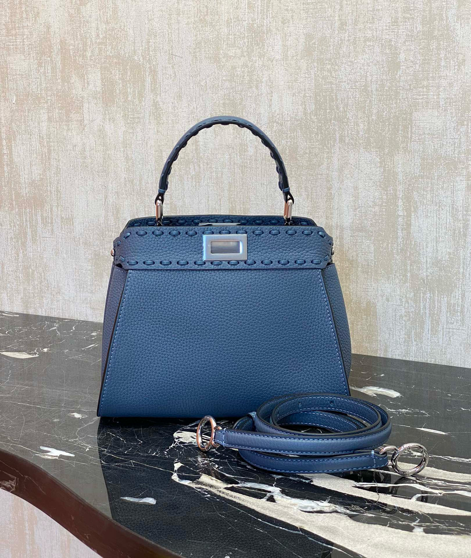 FENDI 펜디 피카부 블루 토트백 6