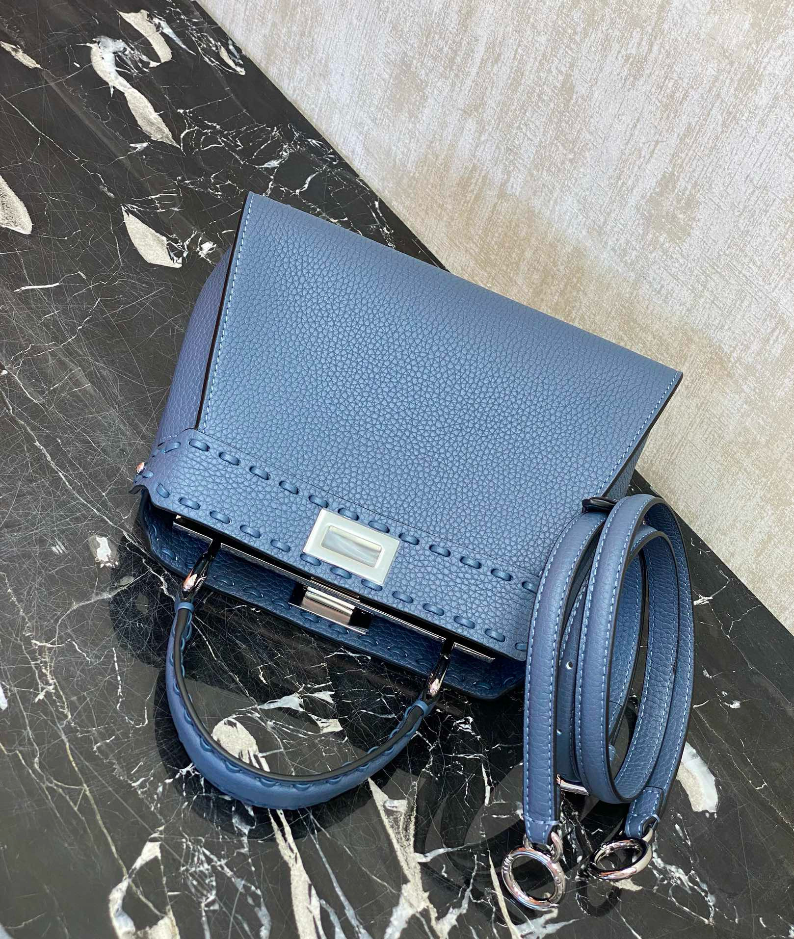 FENDI 펜디 피카부 블루 토트백 7