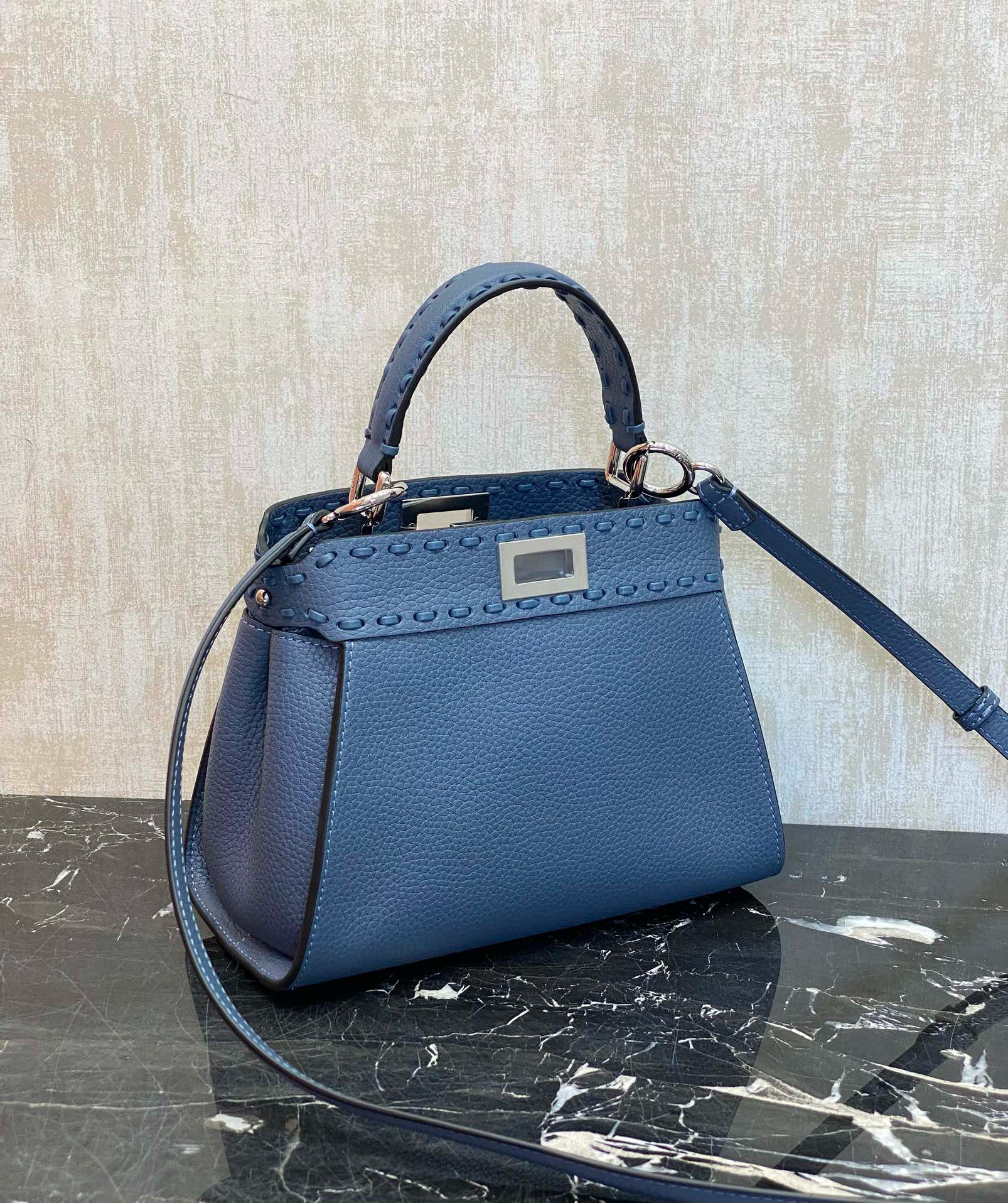 FENDI 펜디 피카부 블루 토트백 10