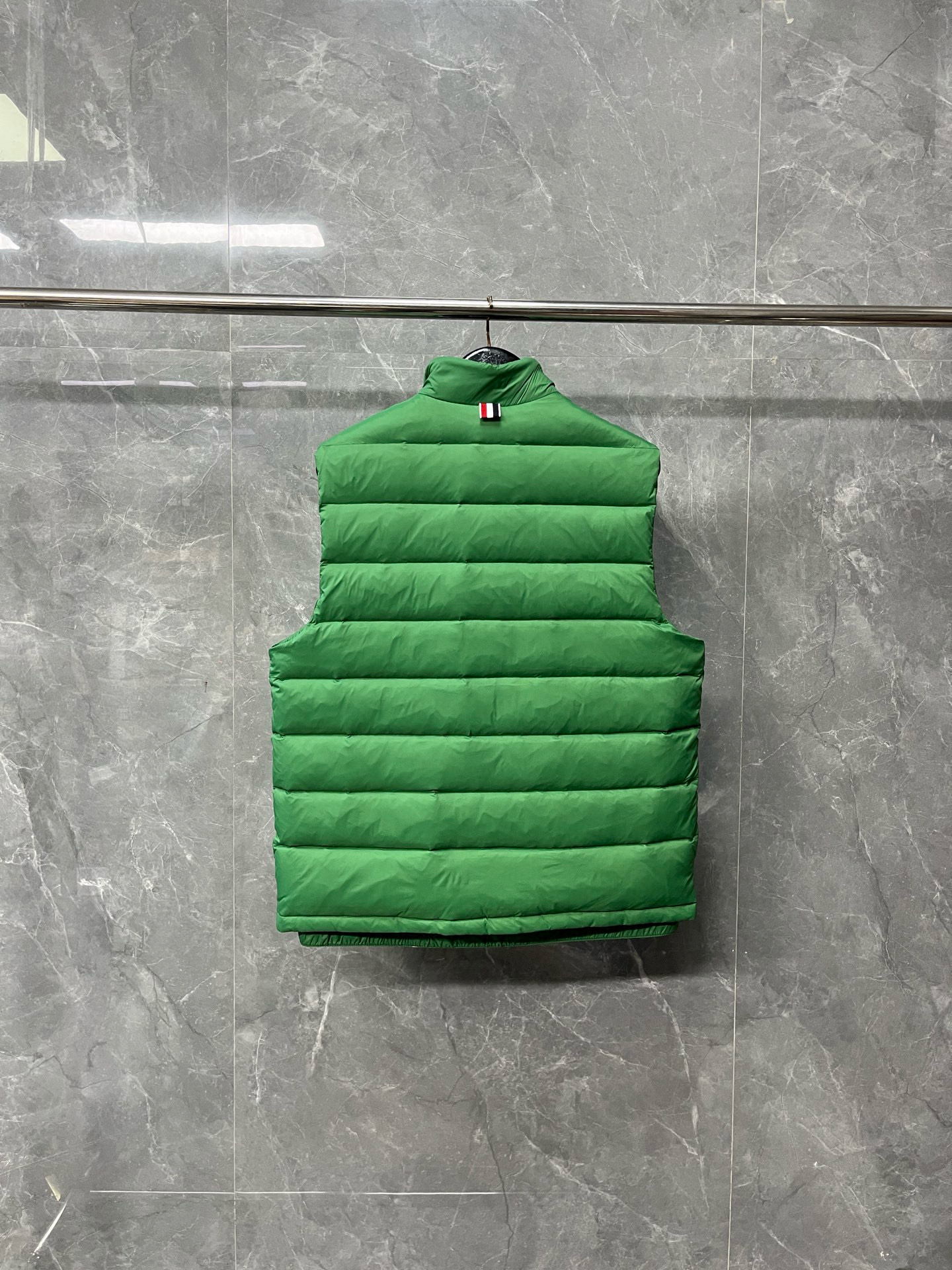 Thom Browne 톰브라운 사선 스트라이프 다운 패딩 조끼 17