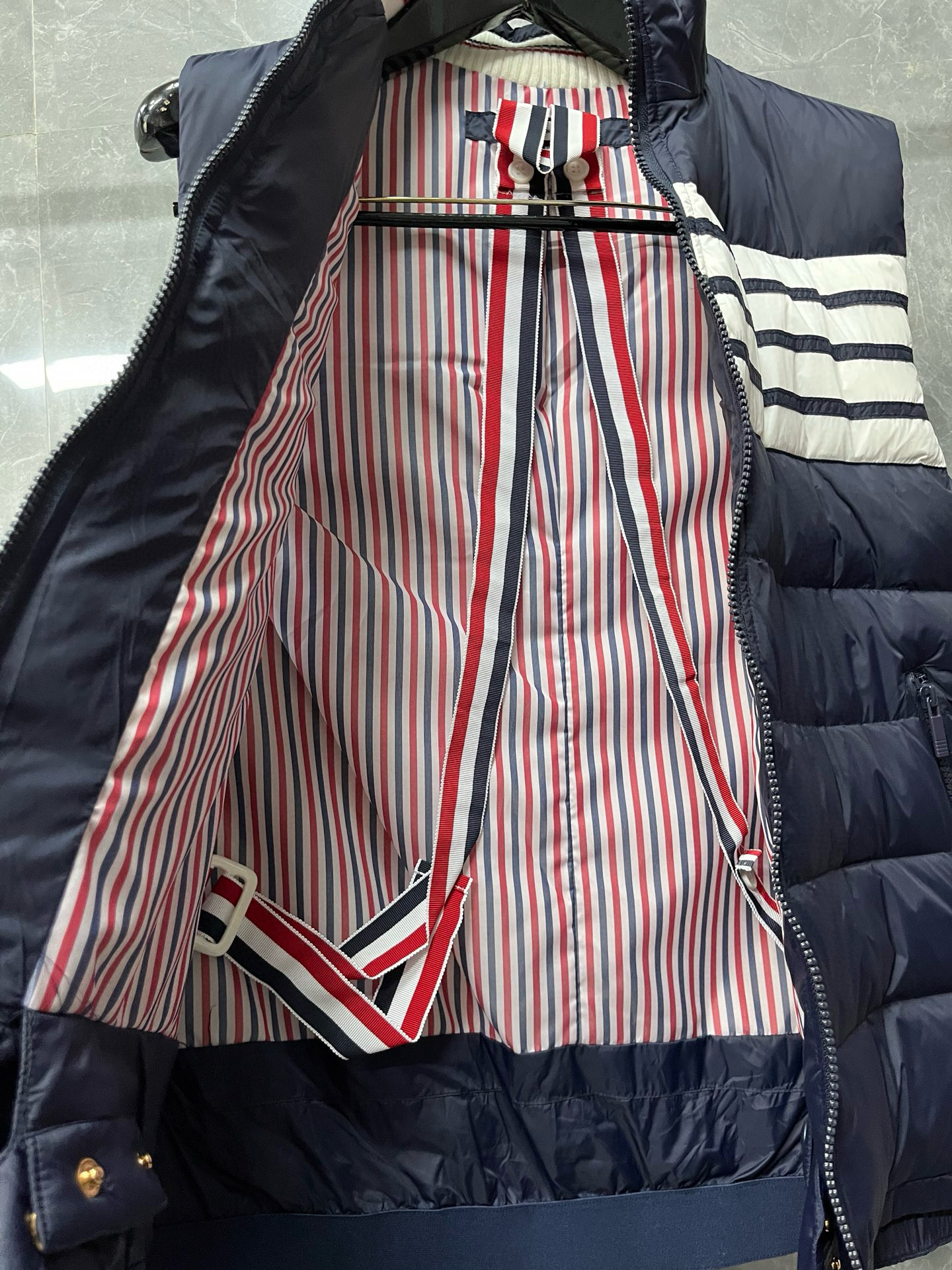 Thom Browne 톰브라운 사선 스트라이프 다운 패딩 조끼 5