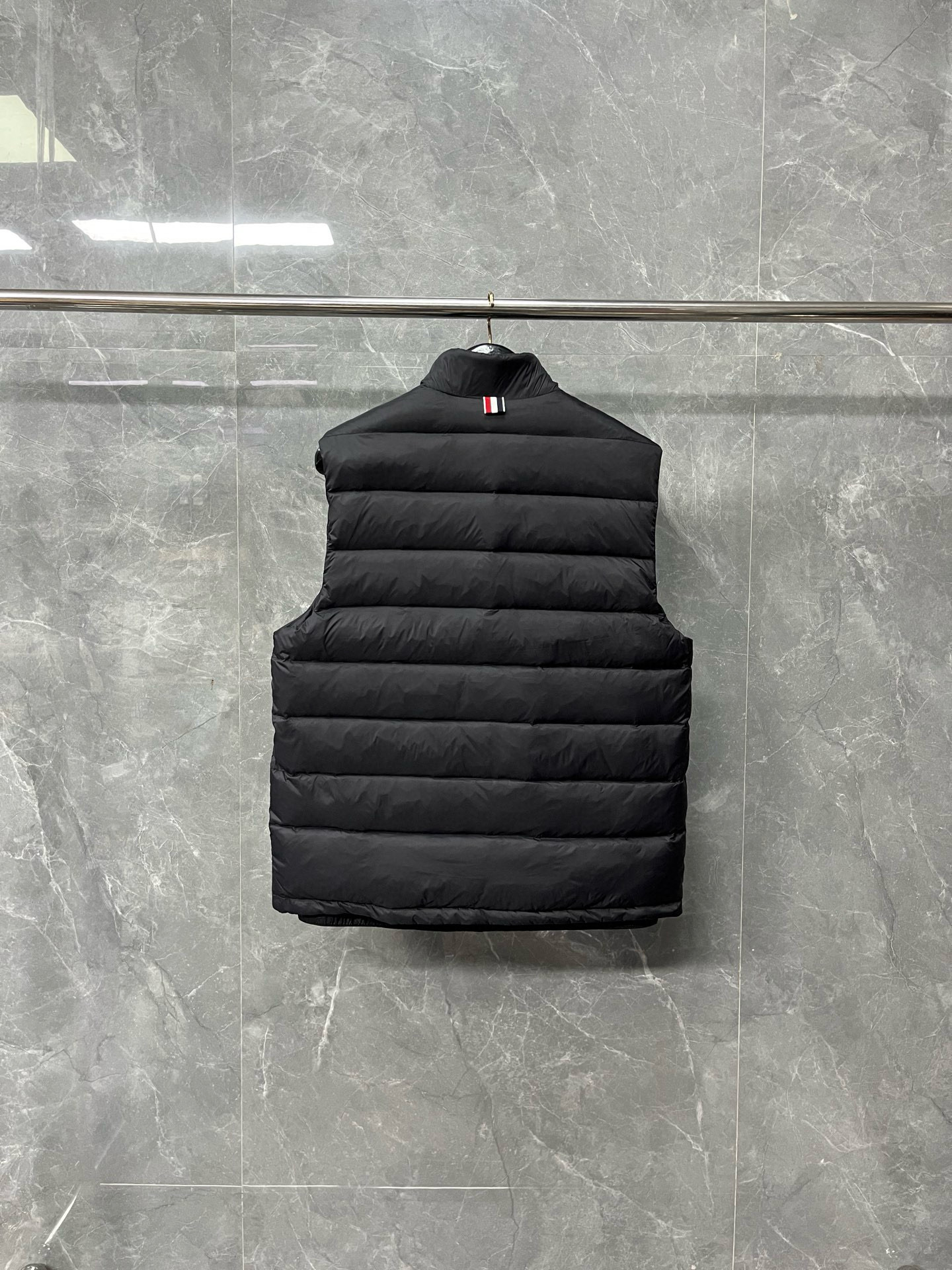 Thom Browne 톰브라운 사선 스트라이프 다운 패딩 조끼 7