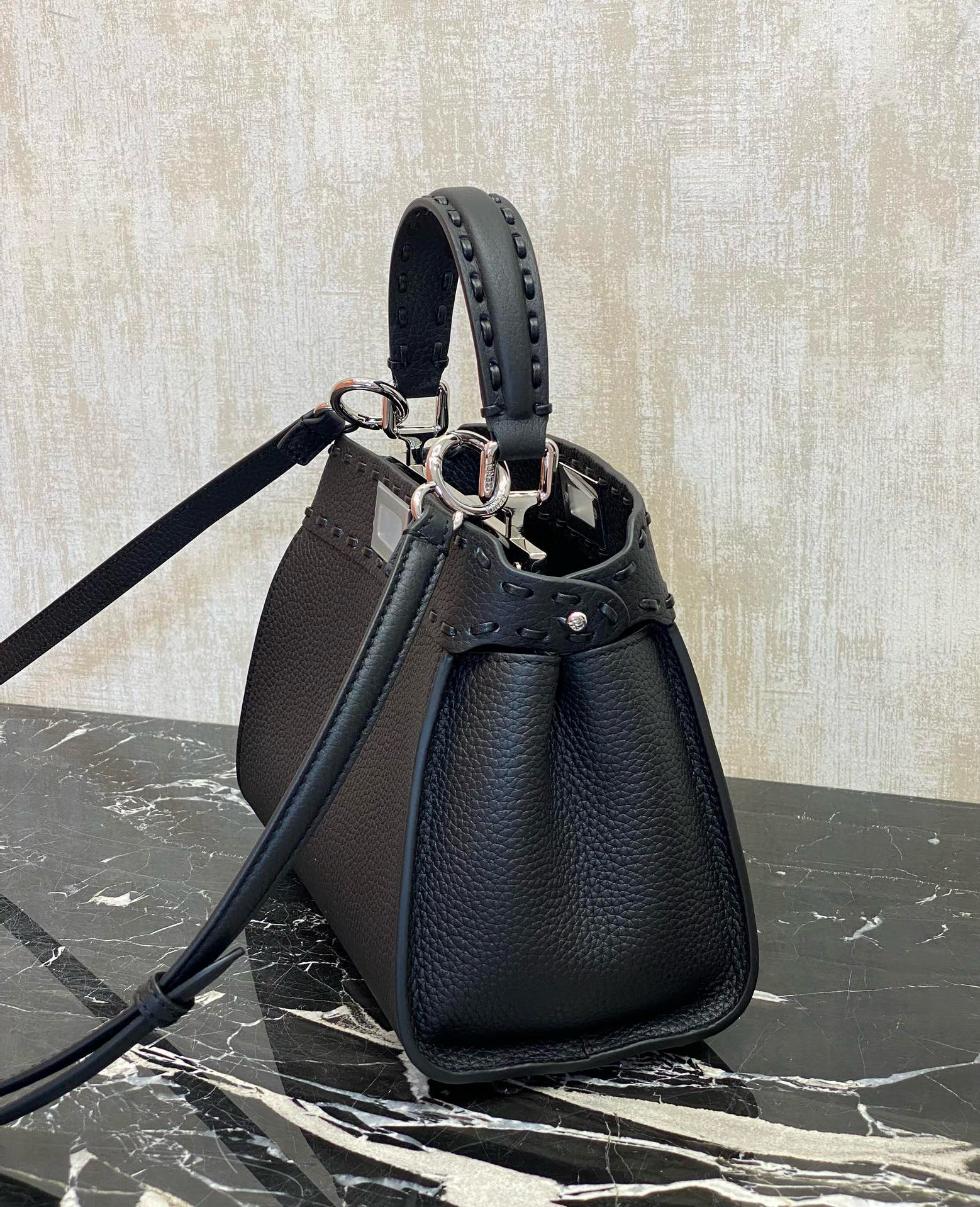 FENDI 펜디 피카부 블랙 토트 크로스백 4