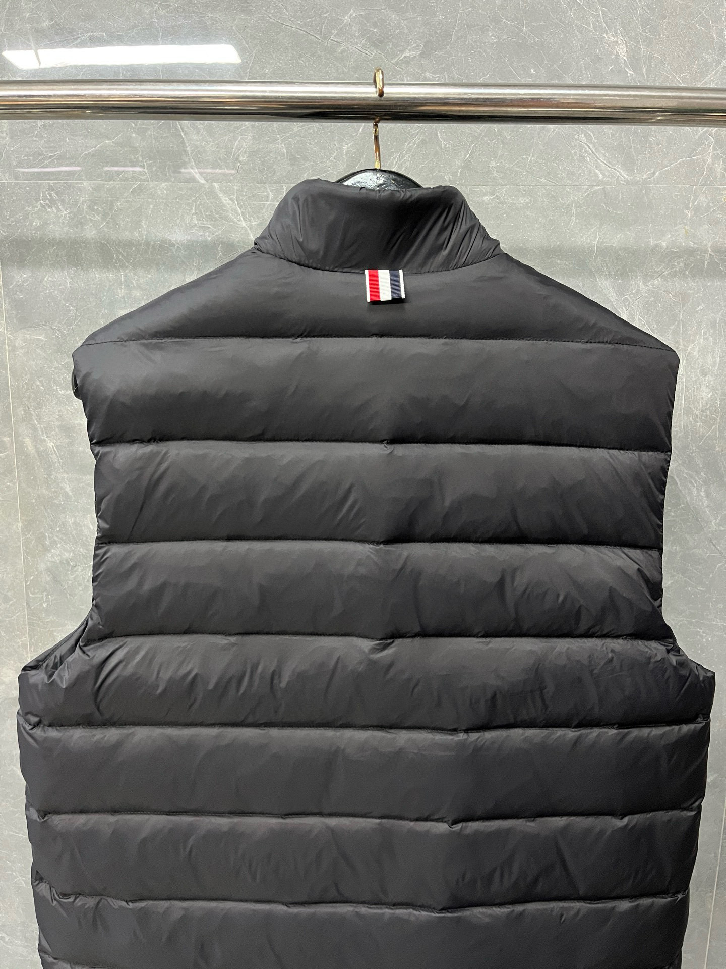 Thom Browne 톰브라운 사선 스트라이프 다운 패딩 조끼 8