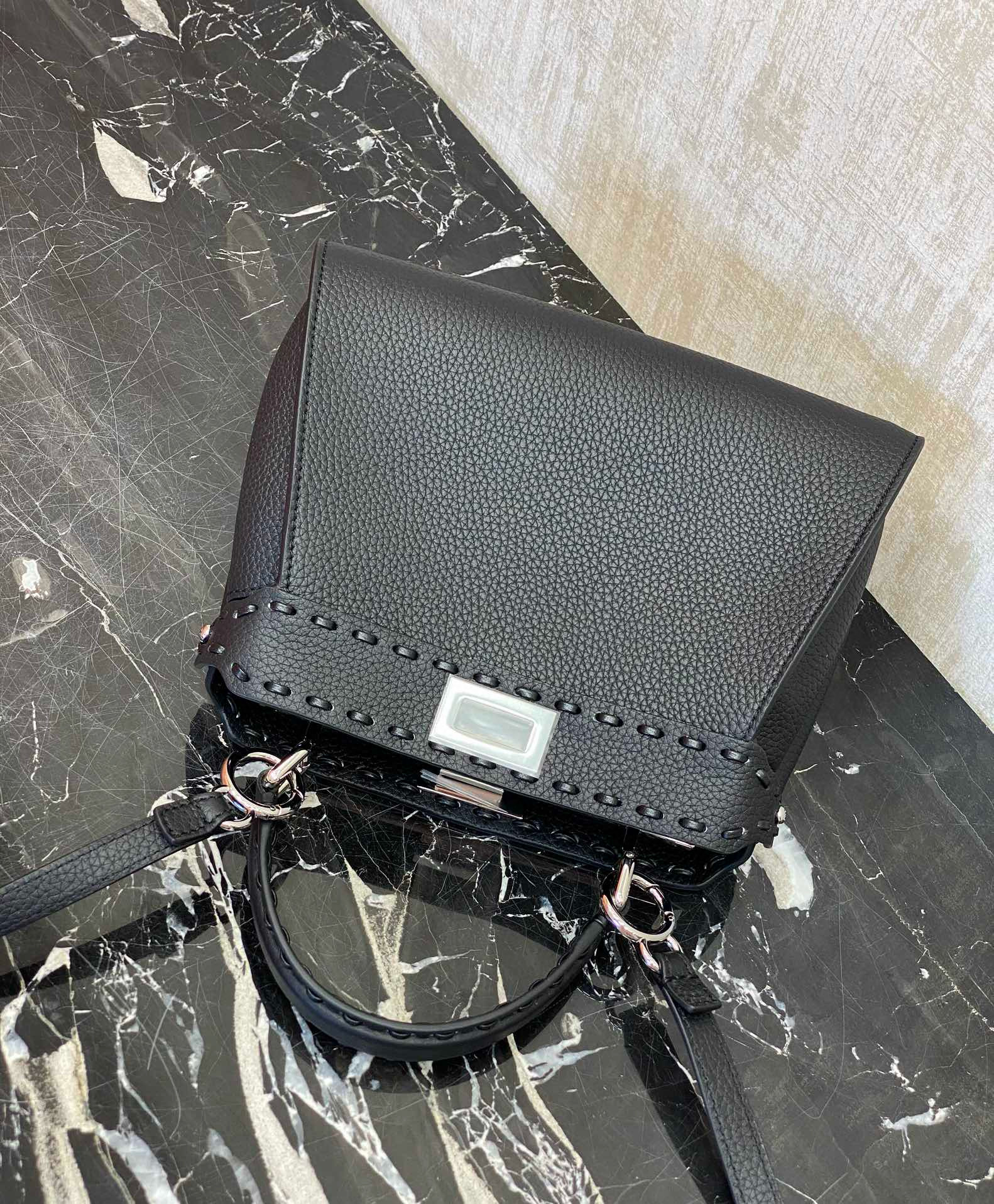 FENDI 펜디 피카부 블랙 토트 크로스백 5