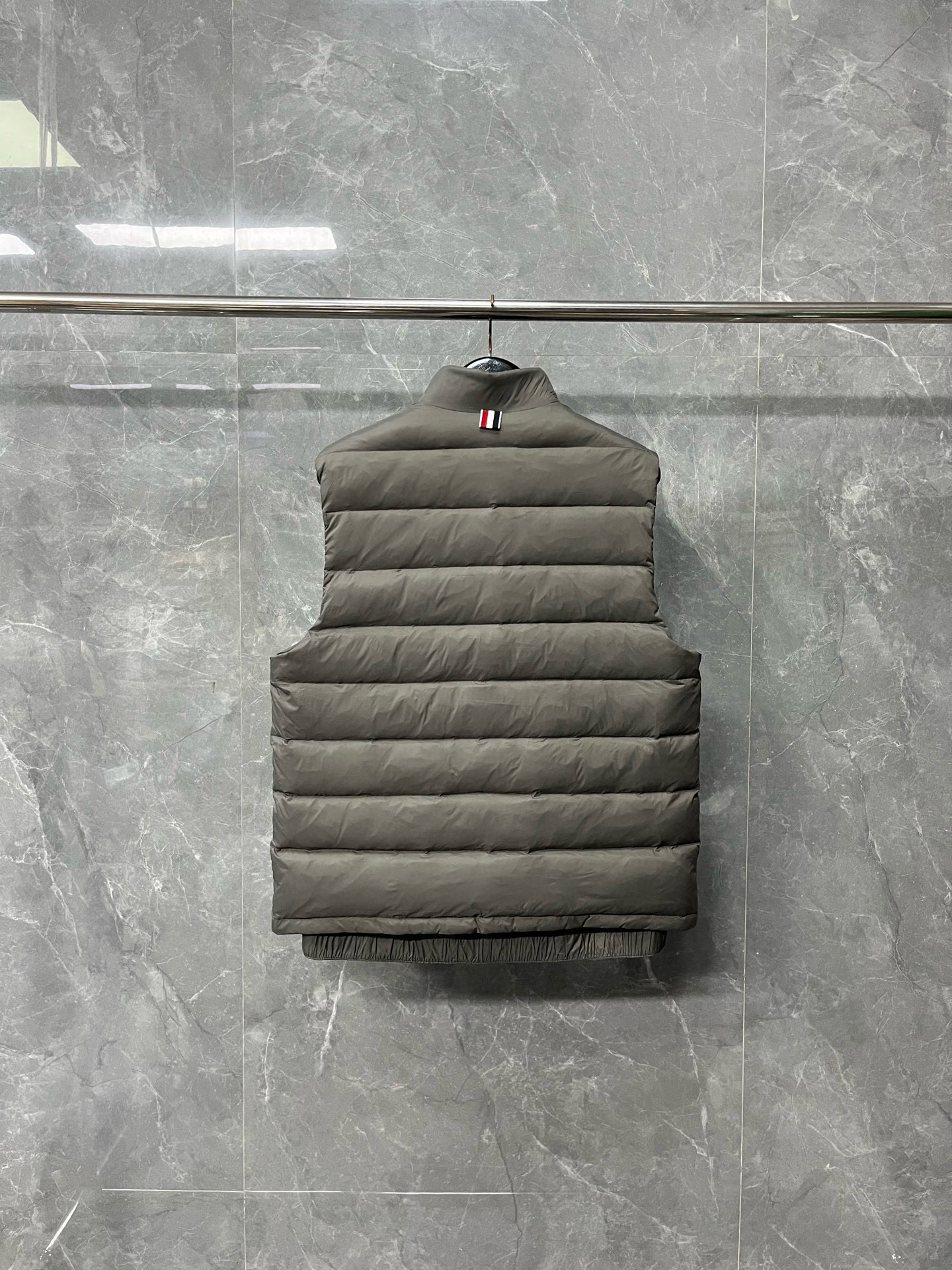 Thom Browne 톰브라운 사선 스트라이프 다운 패딩 조끼 7