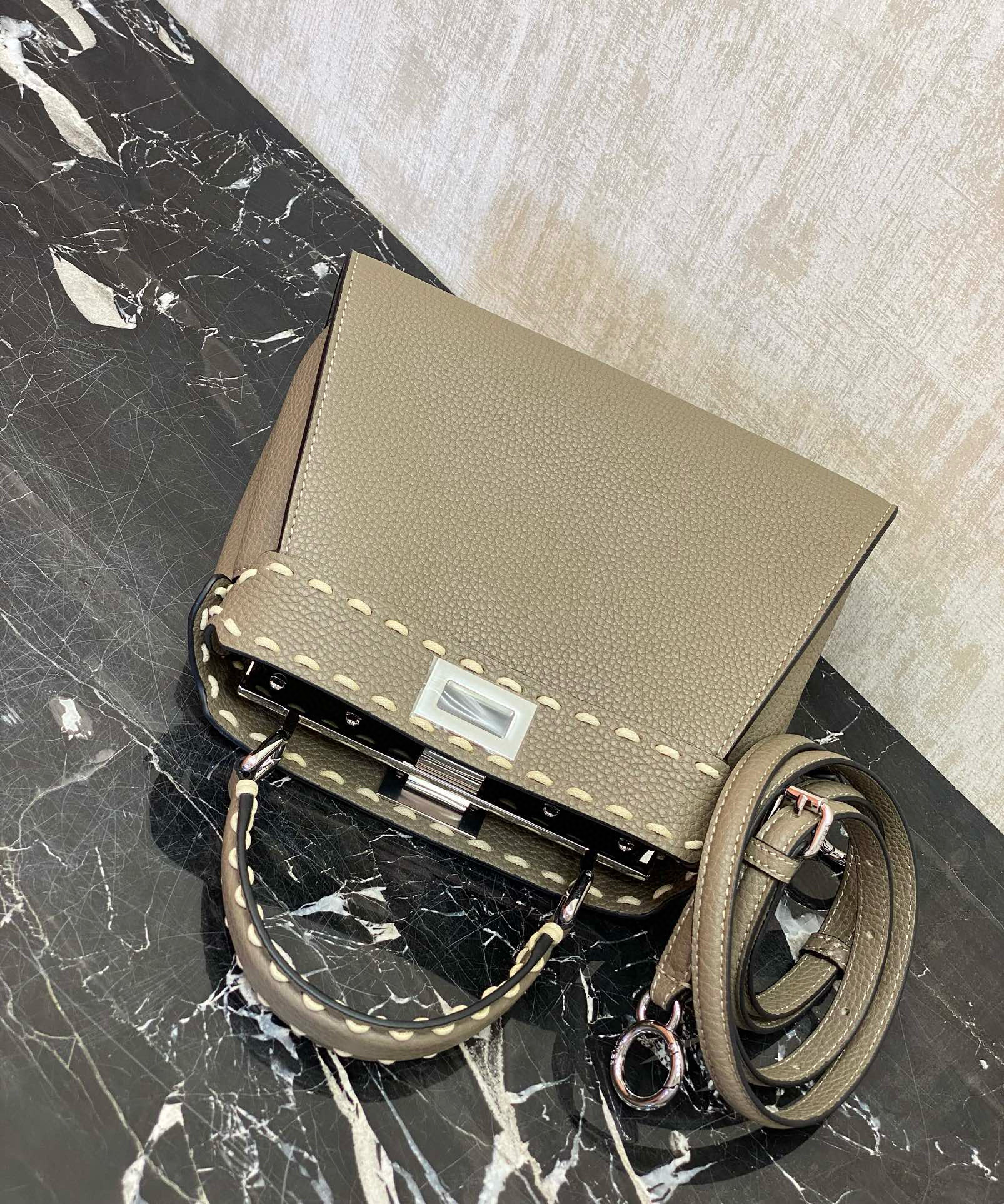 FENDI 펜디 피카부 그레이 토트백 5