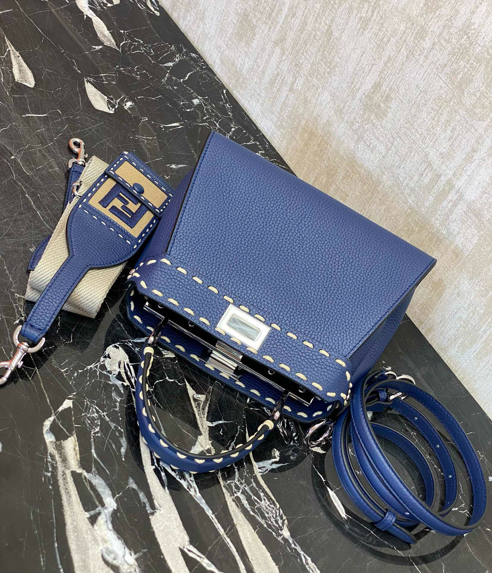 FENDI 펜디 피카부 블루 스티치 토트 크로스백 4