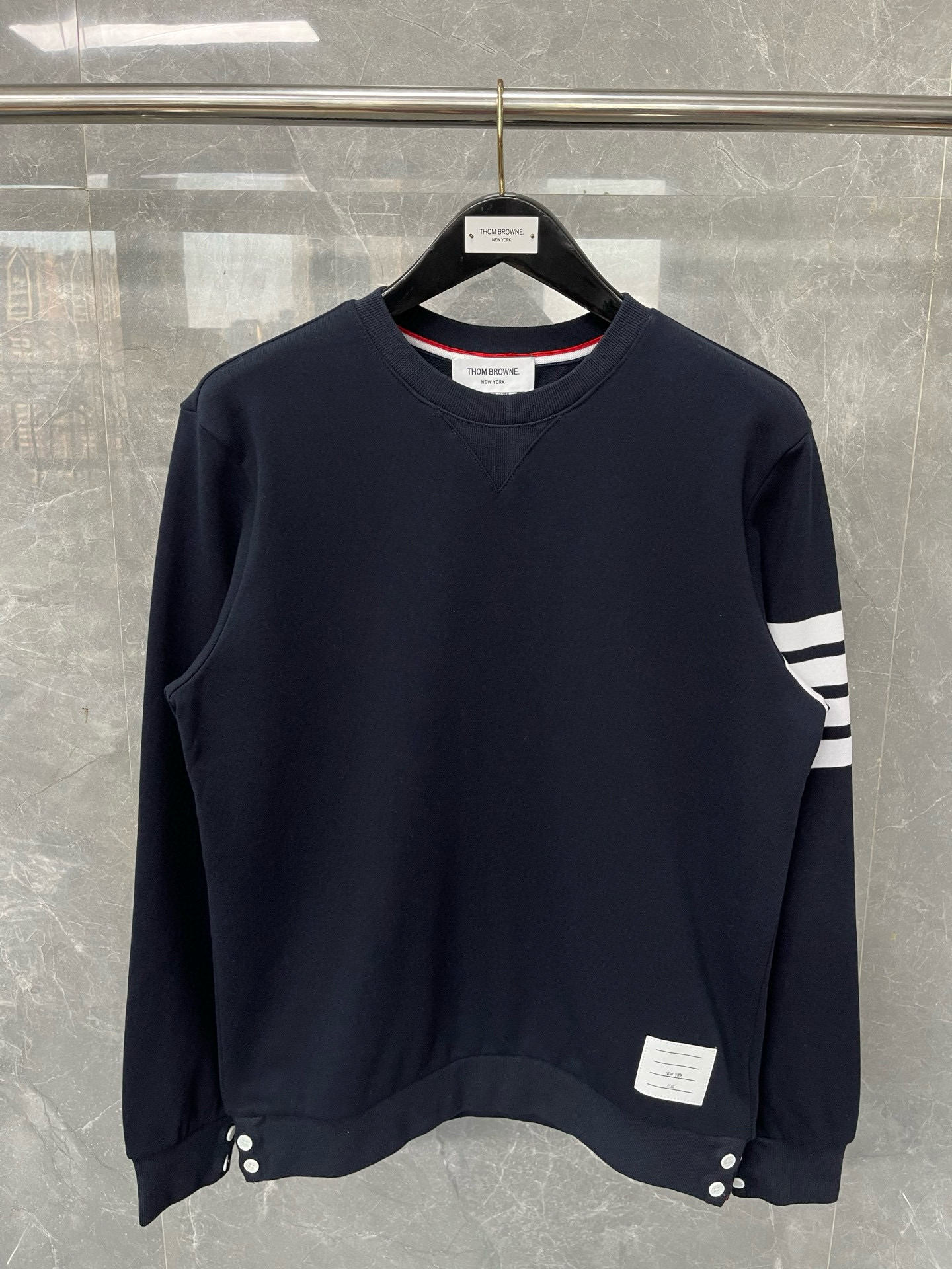 Thom Browne 톰브라운 4선 스트라이프 삼색 디테일 라운드넥 맨투맨 3