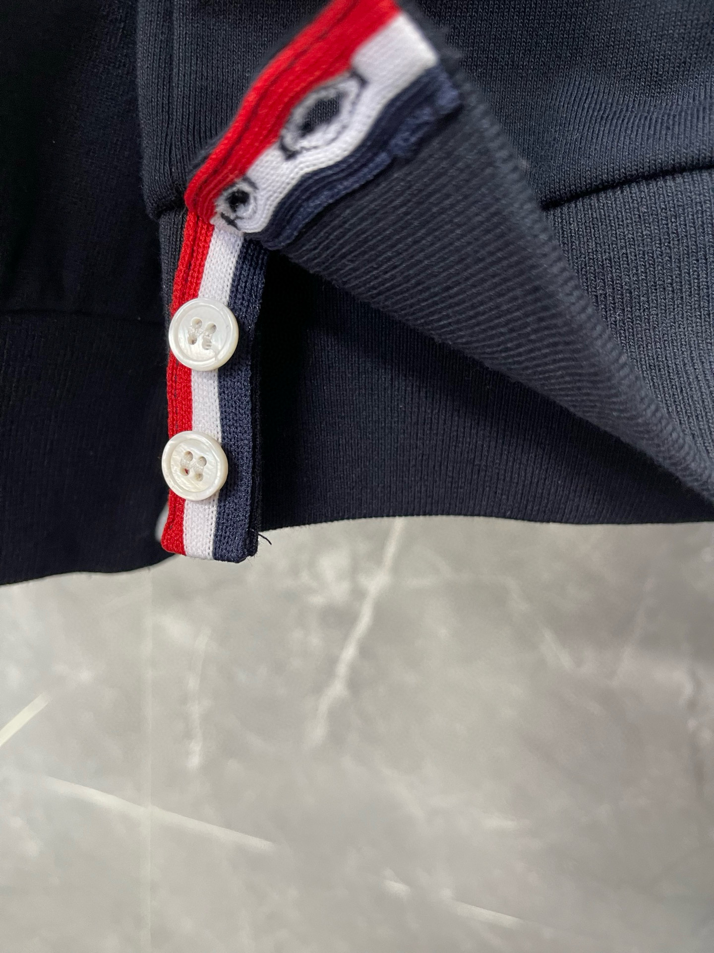 Thom Browne 톰브라운 4선 스트라이프 삼색 디테일 라운드넥 맨투맨 5