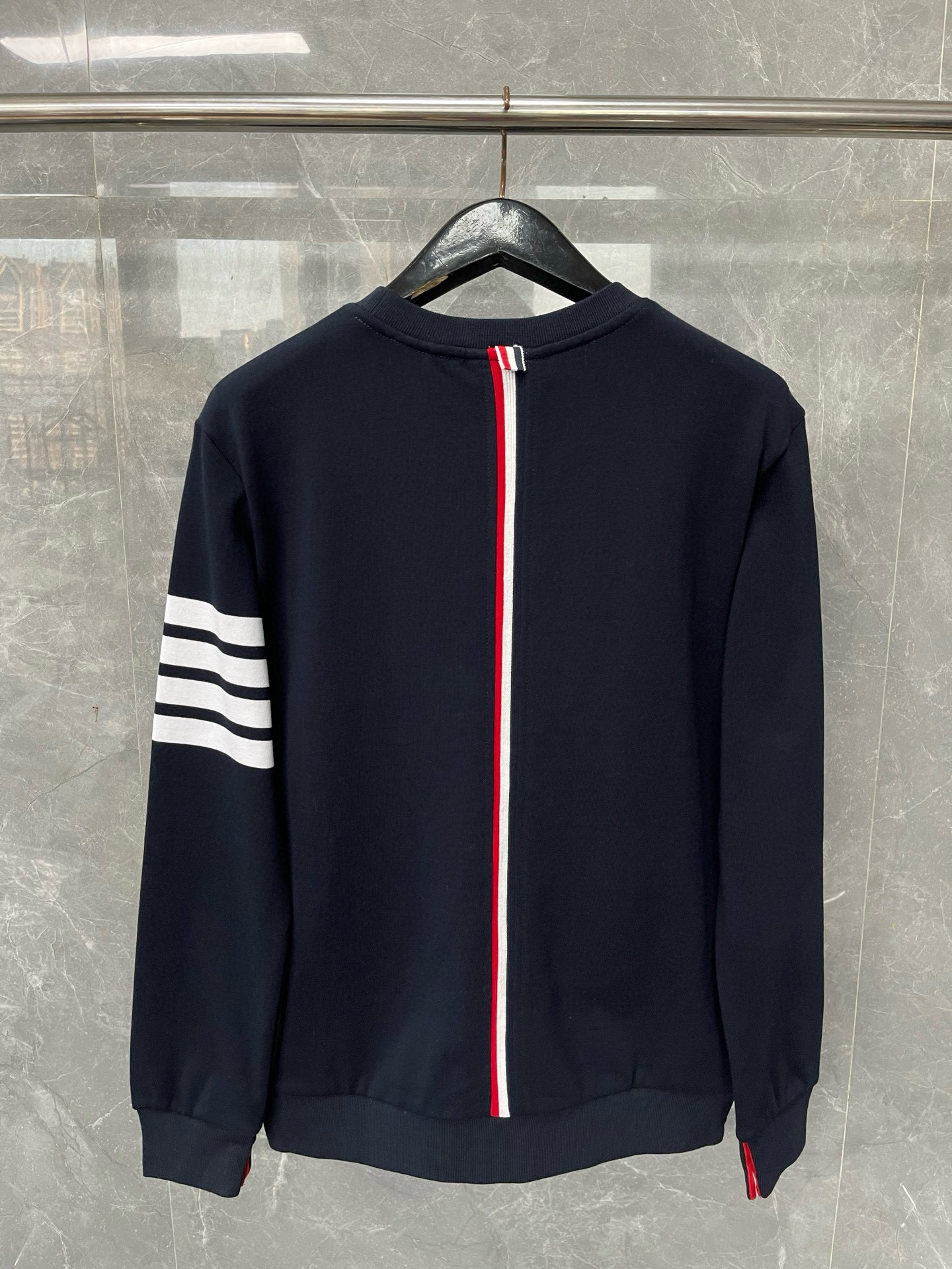 Thom Browne 톰브라운 4선 스트라이프 삼색 디테일 라운드넥 맨투맨 8