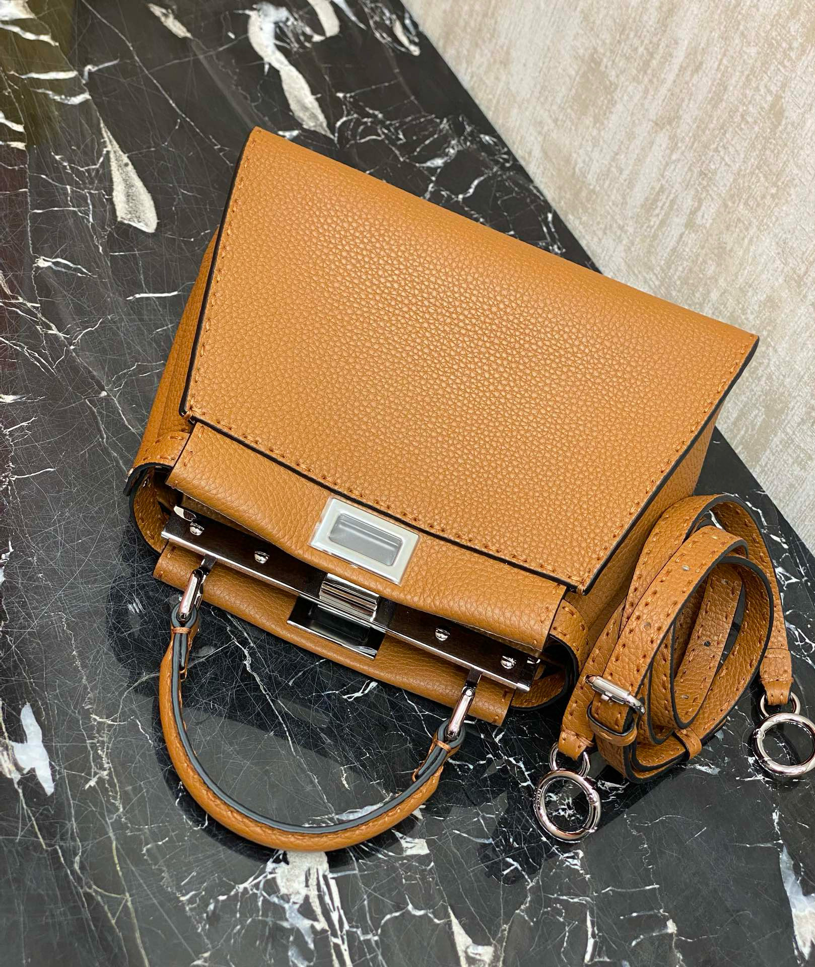 FENDI 펜디 피카부 토트백 미니 브라운 4