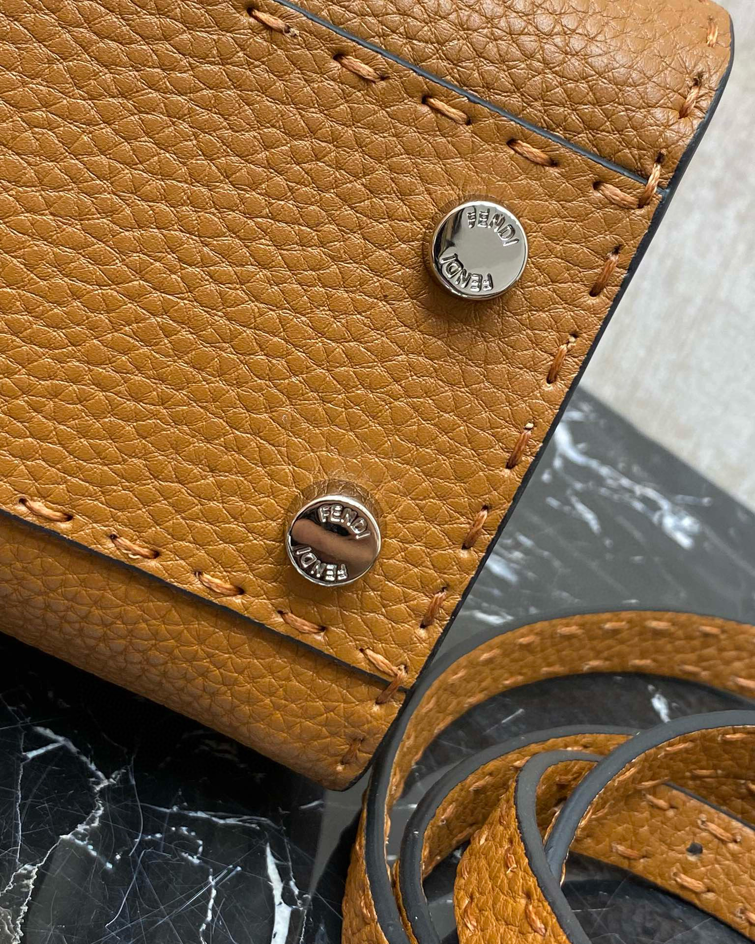 FENDI 펜디 피카부 토트백 미니 브라운 8