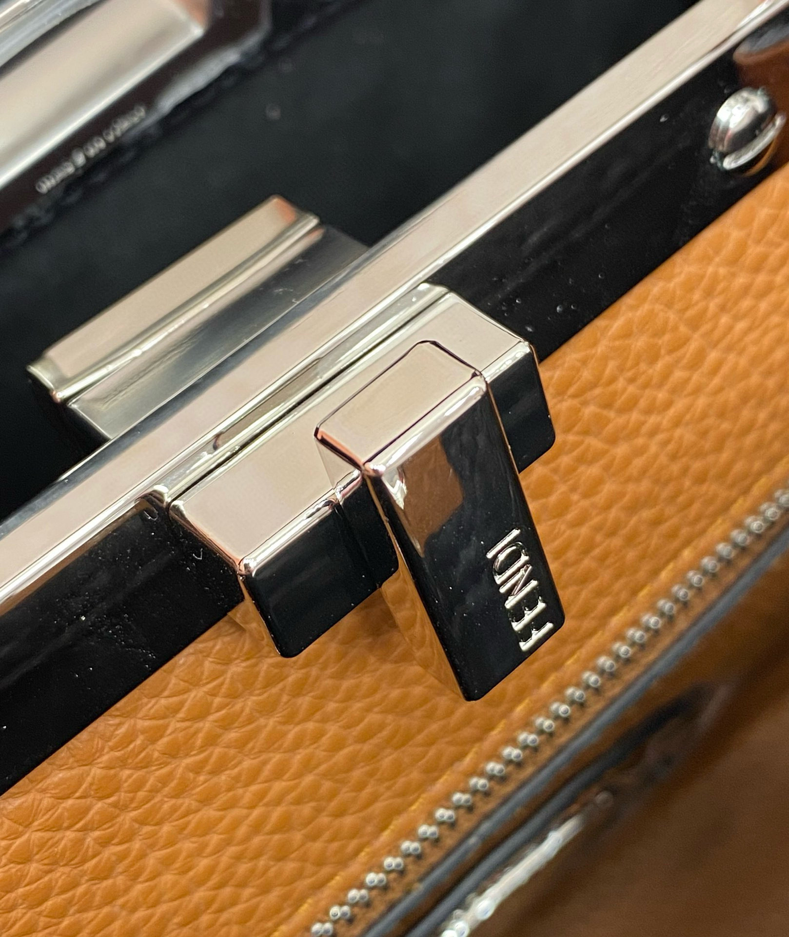 FENDI 펜디 피카부 블랙 토트 크로스백 8