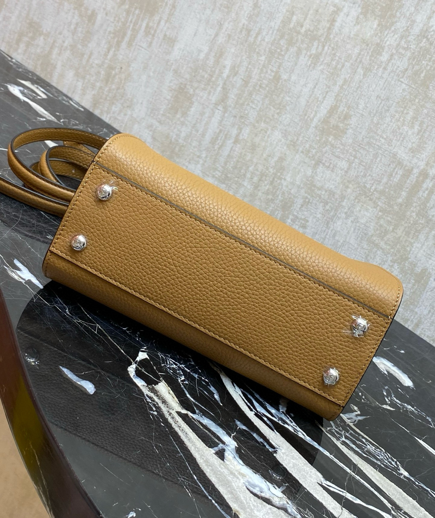 FENDI 펜디 mini peekaboo 미니 피카부 토트백 5