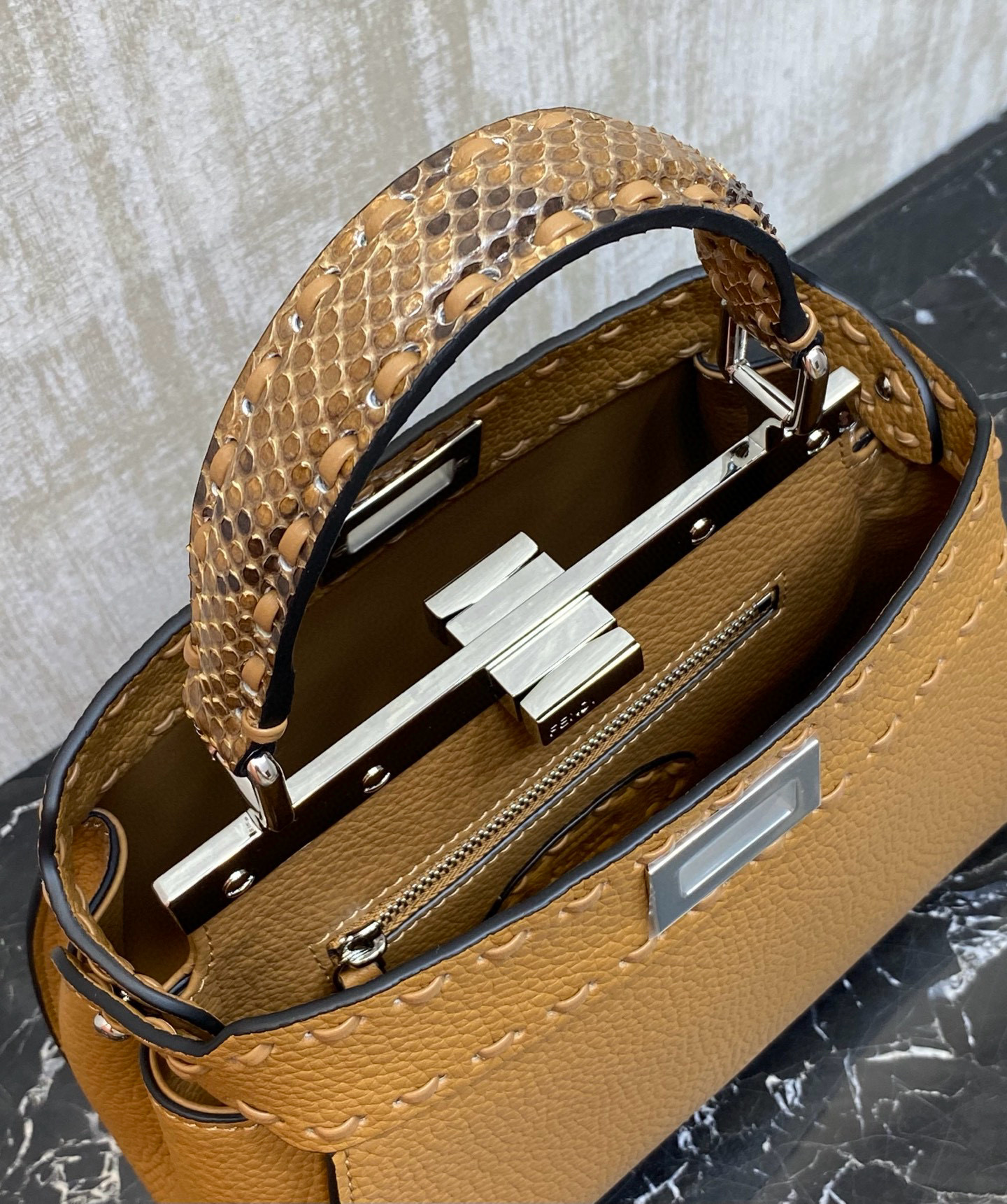 FENDI 펜디 mini peekaboo 미니 피카부 토트백 7