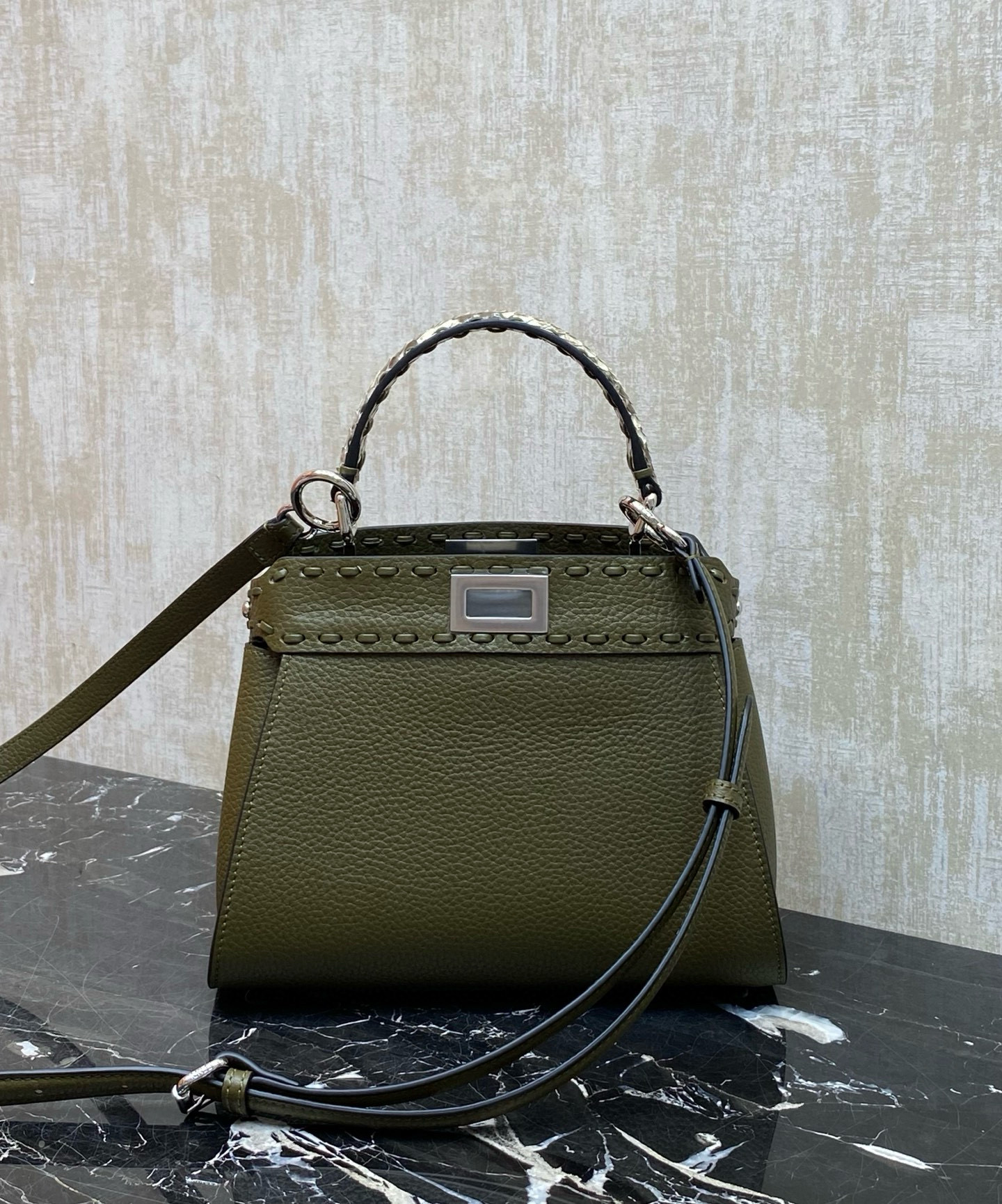 FENDI 펜디 mini peekaboo 미니 피카부 올리브 그린 토트백 1