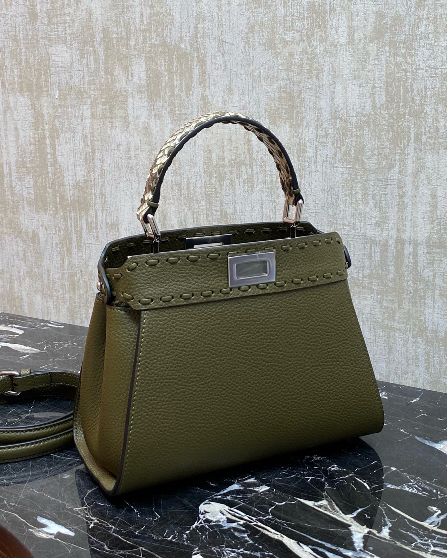 FENDI 펜디 mini peekaboo 미니 피카부 올리브 그린 토트백 2