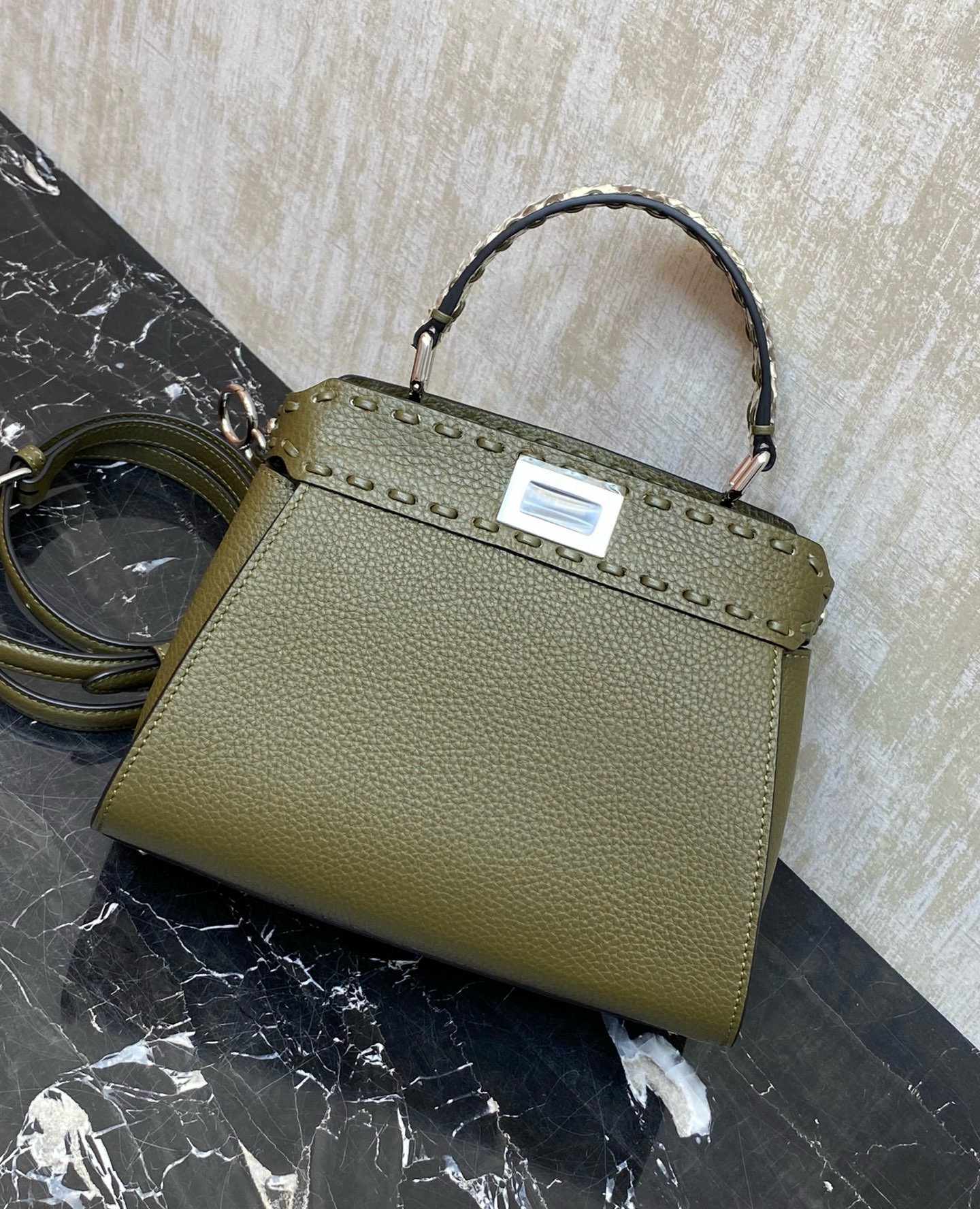 FENDI 펜디 mini peekaboo 미니 피카부 올리브 그린 토트백 3