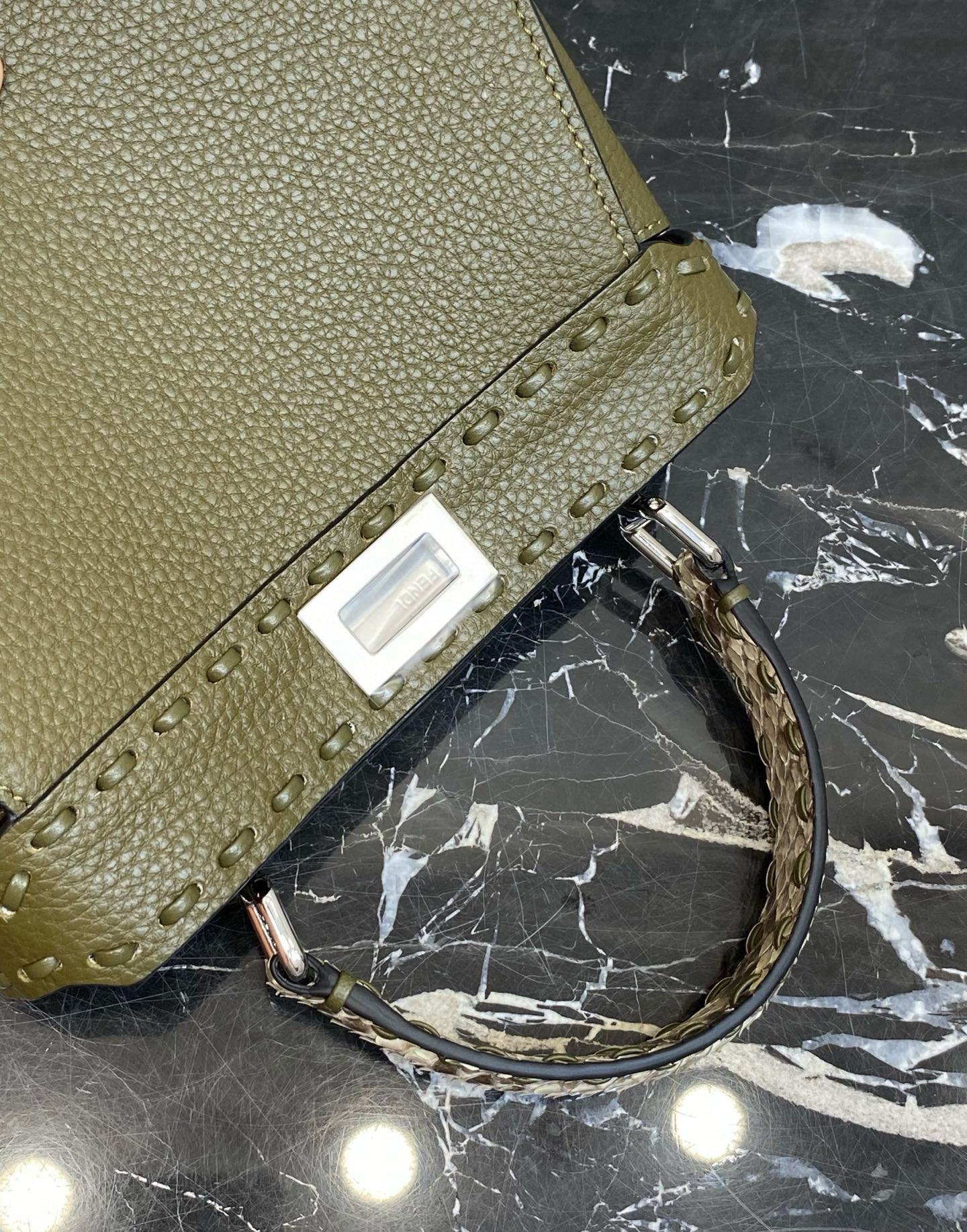 FENDI 펜디 mini peekaboo 미니 피카부 올리브 그린 토트백 6